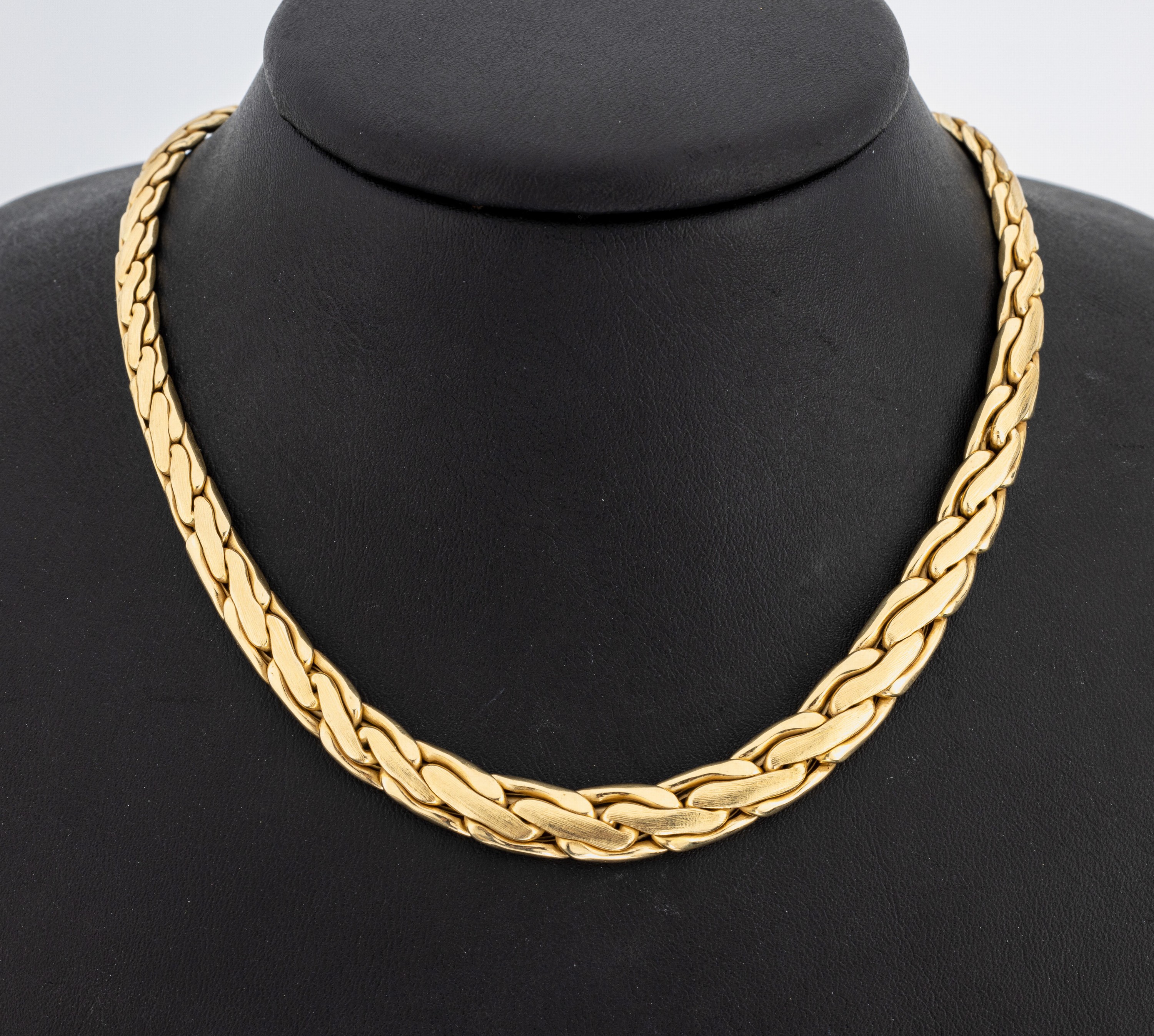 14 kt Gold Collier, GG 585/000 gepr., teilw. sat., l. Verlauf, L. ca. 46 cm, Karabinerschließe, ca. 33.9 g