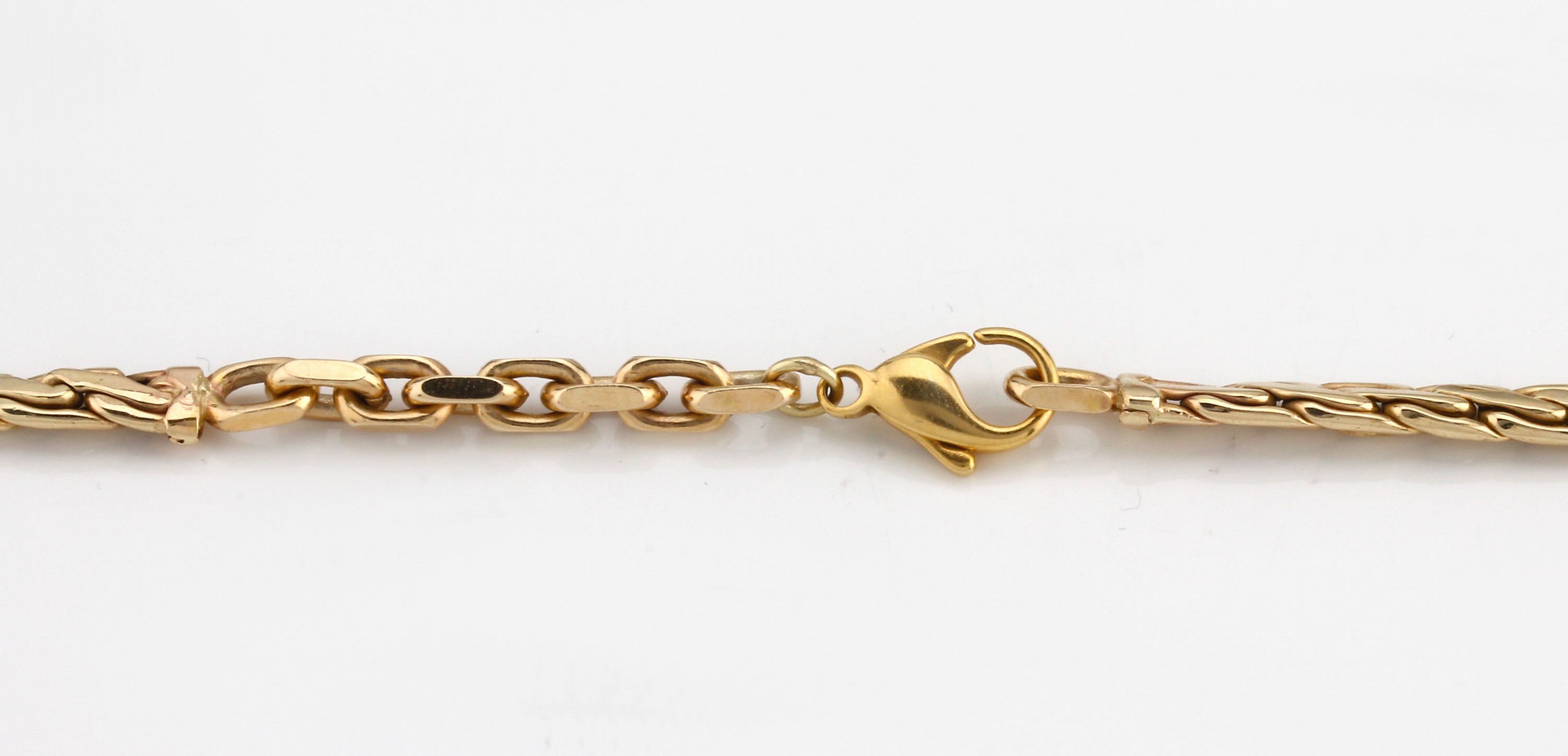 Detail b: 14 kt Gold Collier, GG 585/000 gepr., teilw. sat., l. Verlauf, L. ca. 46 cm, Karabinerschließe, ca. 33.9 g