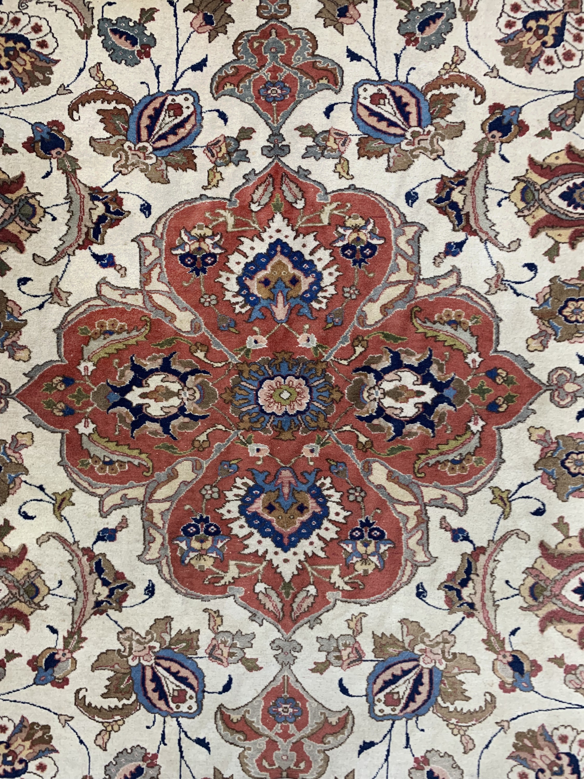 Detail d: Täbriz alt, Persien, Anfang 20.Jhd, Wolle auf Baumwolle, ca. 390 x 320 cm, EHZ: 3