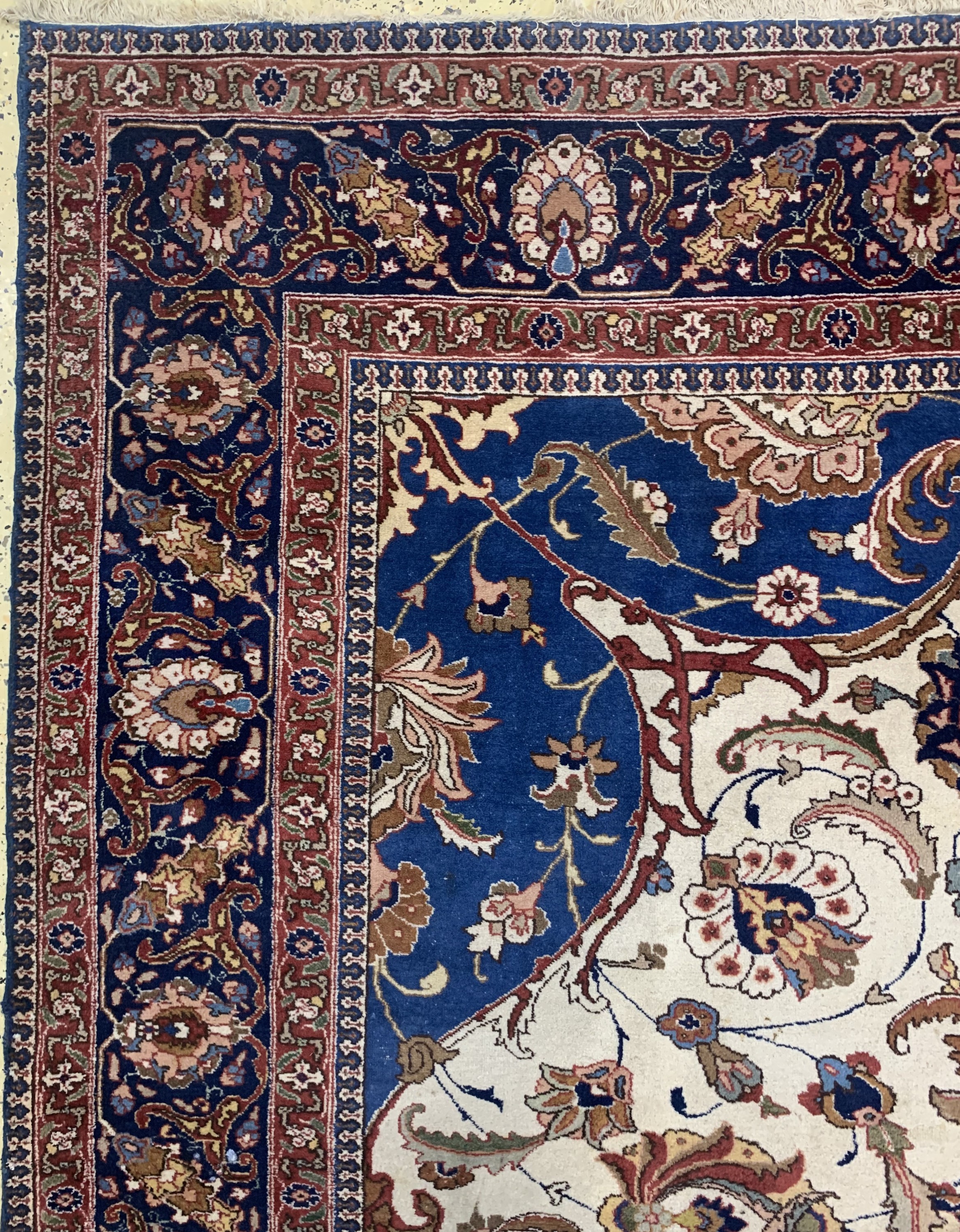 Detail e: Täbriz alt, Persien, Anfang 20.Jhd, Wolle auf Baumwolle, ca. 390 x 320 cm, EHZ: 3