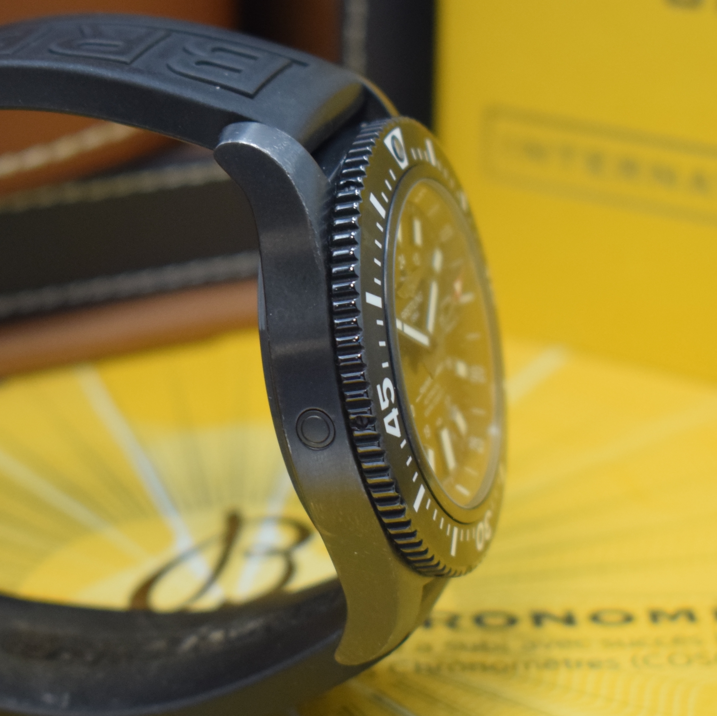 Detail d: BREITLING Herrenarmbanduhr Superocean 44 Special Referenz M17393, Schweiz verk. lt. beil. Pap. 12/2018, Automatik, DLC beschichtetes Edelstahlgeh. ...