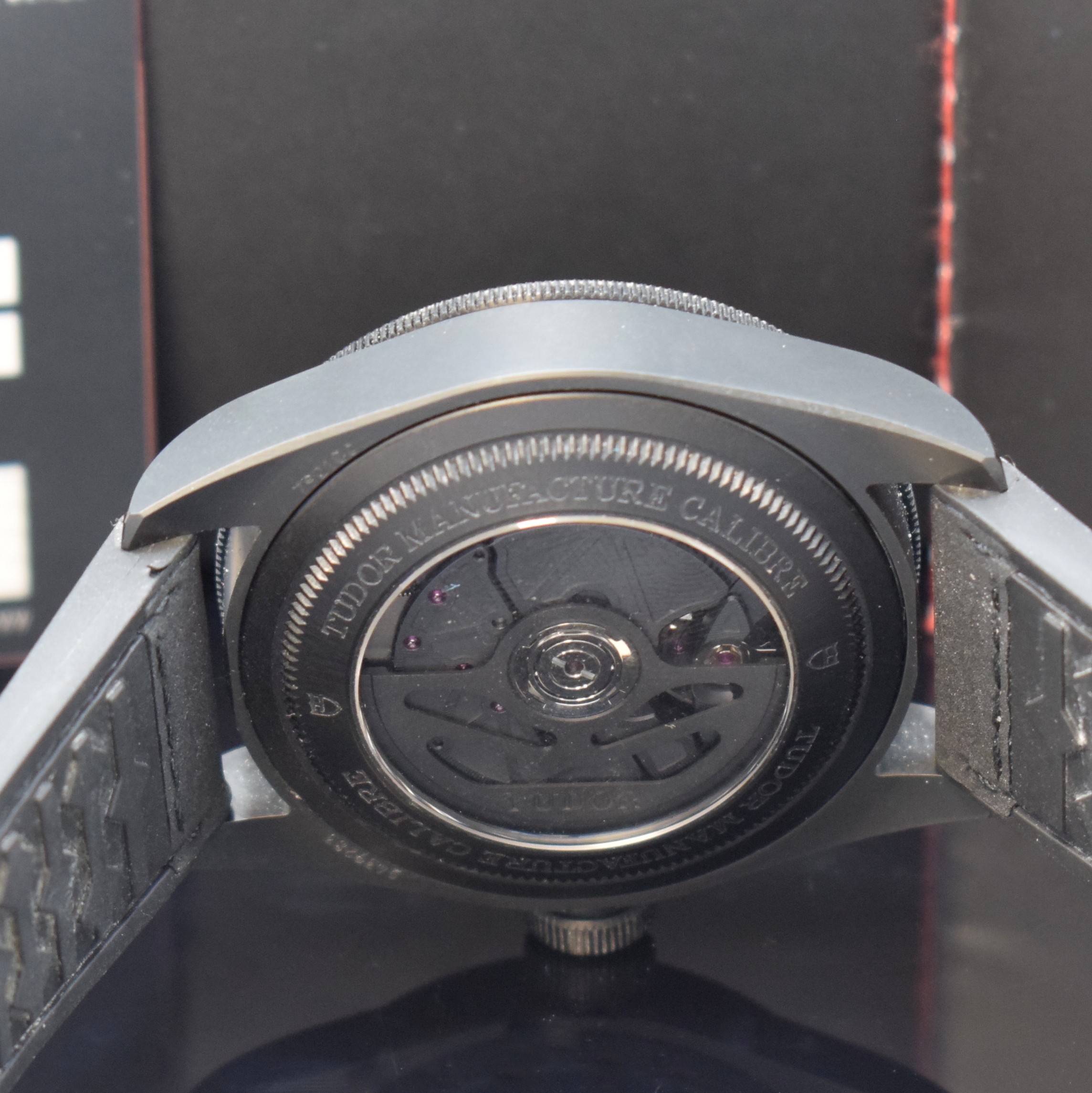 Detail e: TUDOR Black Bay Master Chronometer Herrenarmbanduhr Referenz 79210CNU, Schweiz verk. lt. beil. Pap. 06/2021, Automatik, Keramikgeh. beids. vergl., ...