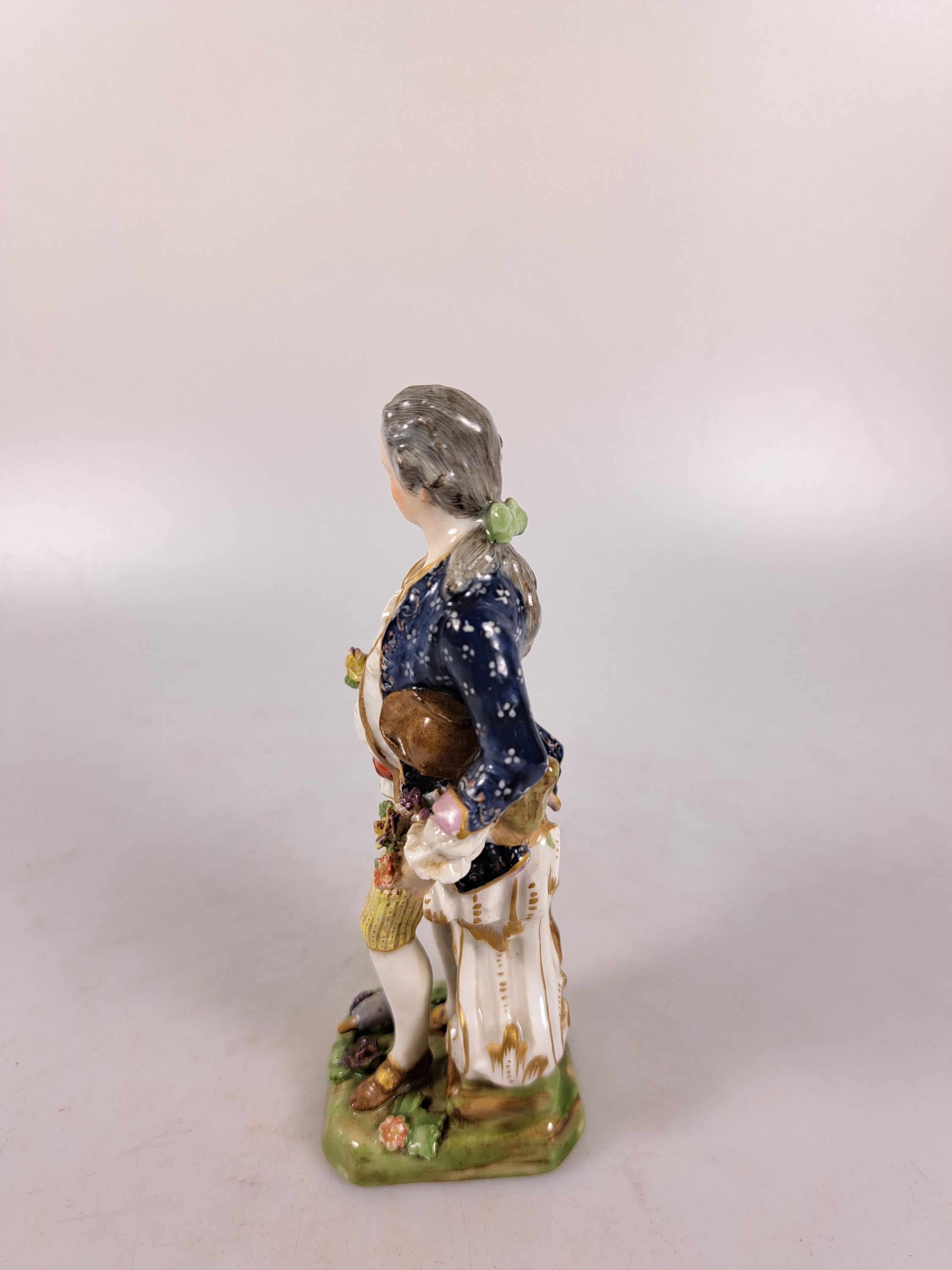 Detail f: Paar Porzellanfiguren, Fürstliche Fuldaische Feine Porzellanfabrik, Ende 18.Jh., Porzellan, farbig staffiert, galantes Paar, l. best., H. 14 cm