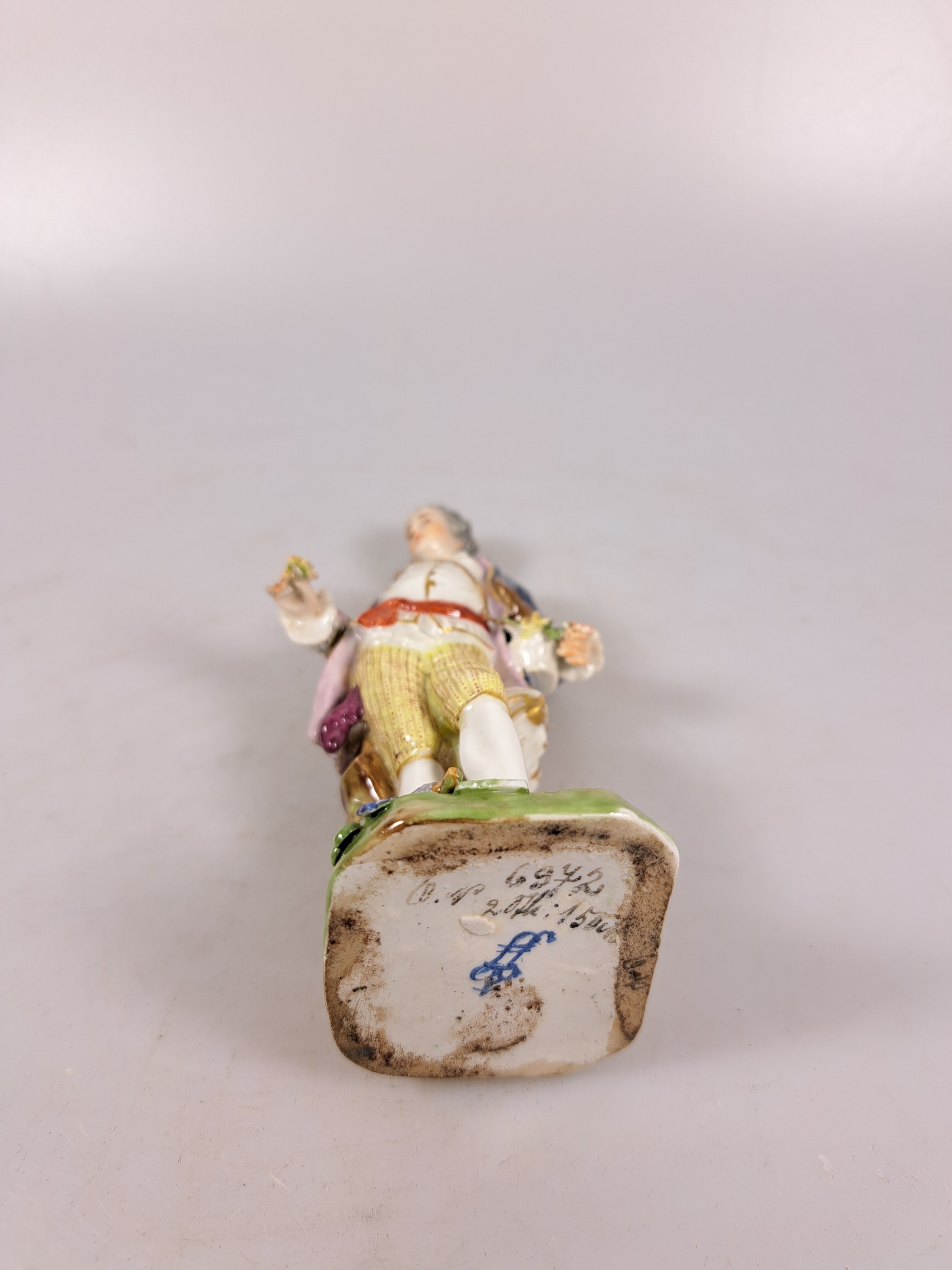 Detail i: Paar Porzellanfiguren, Fürstliche Fuldaische Feine Porzellanfabrik, Ende 18.Jh., Porzellan, farbig staffiert, galantes Paar, l. best., H. 14 cm