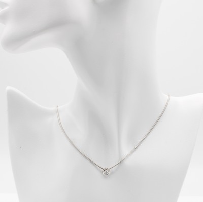 26881908a - Collier mit Brillantsolitär, WG 750/000, Brill. ca. 0.32 ct Weiß/si in ...