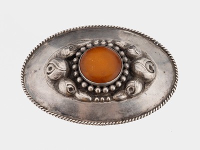 Image 26882146 - Bernstein-Brosche, um 1915-30, 830er Silber, oval, florales Element, mittig runder ...