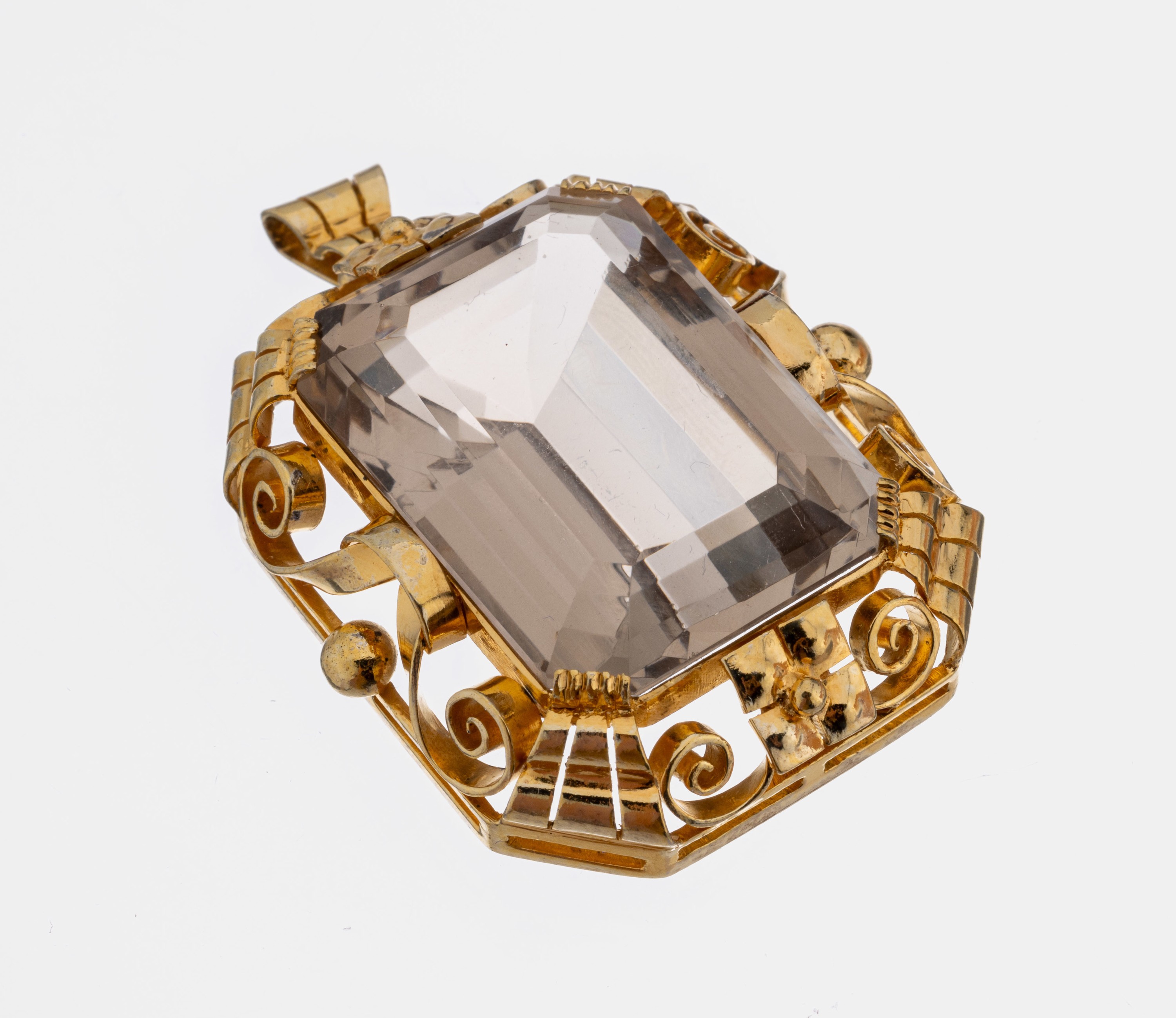 Rauchquarz-Anhänger, Silber verg., gr. Rauchquarz im Treppenschliff, Rahmung geometrisch, ca. 5 x 3.5 cm