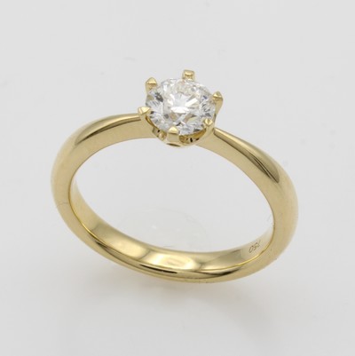 26882395a - Ring mit Brillantsolitär, GG 750/000, Brill. ca. 0.70 ct feines Weiß/si in ...