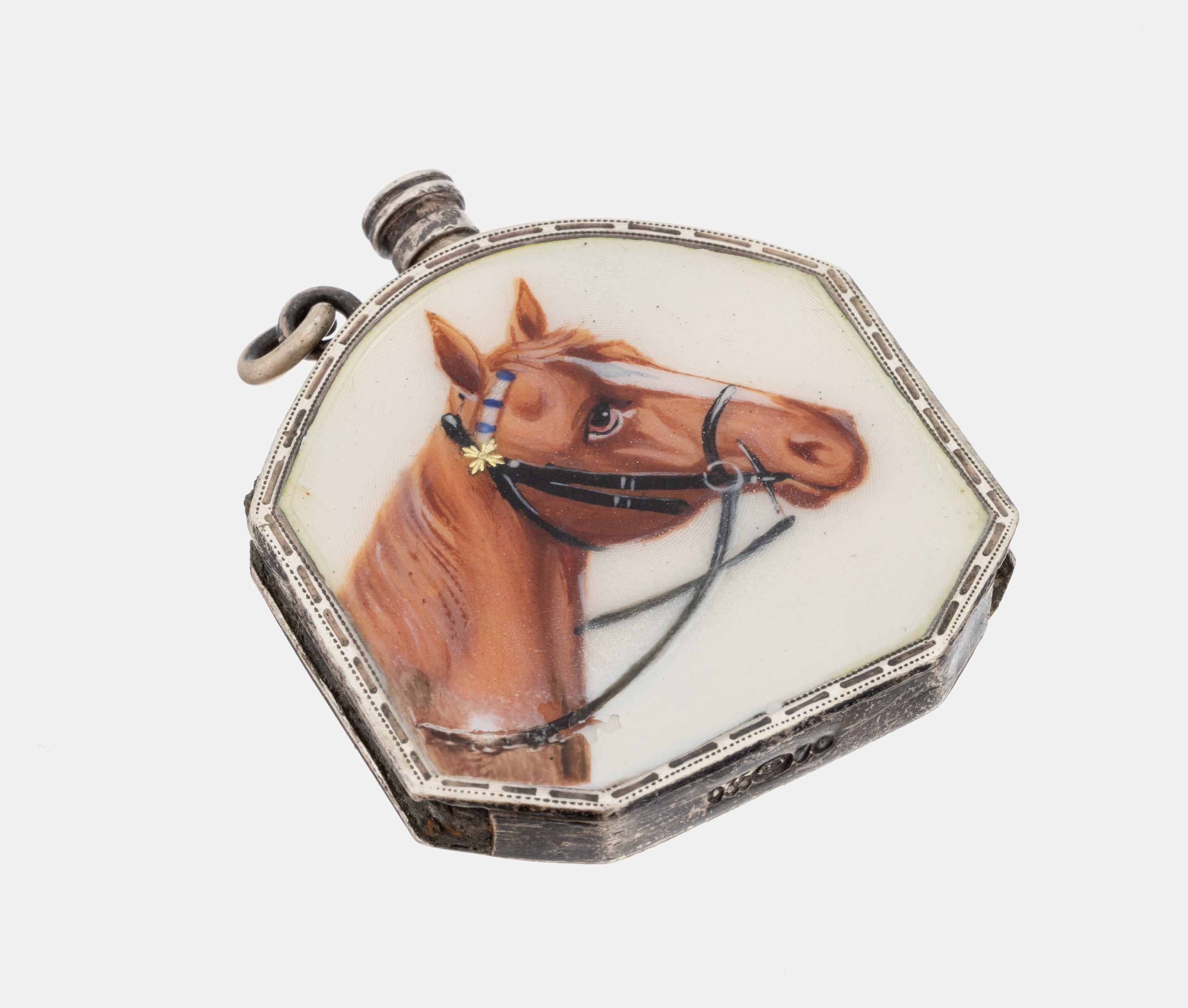 Feuerzeug mit Emailmalerei, 935er Silber, um 1900, Emailmalerei, Darstellung eines Pferdeportrait, seitl. 2 Reibeflächen, ca. 4 x4 cm
