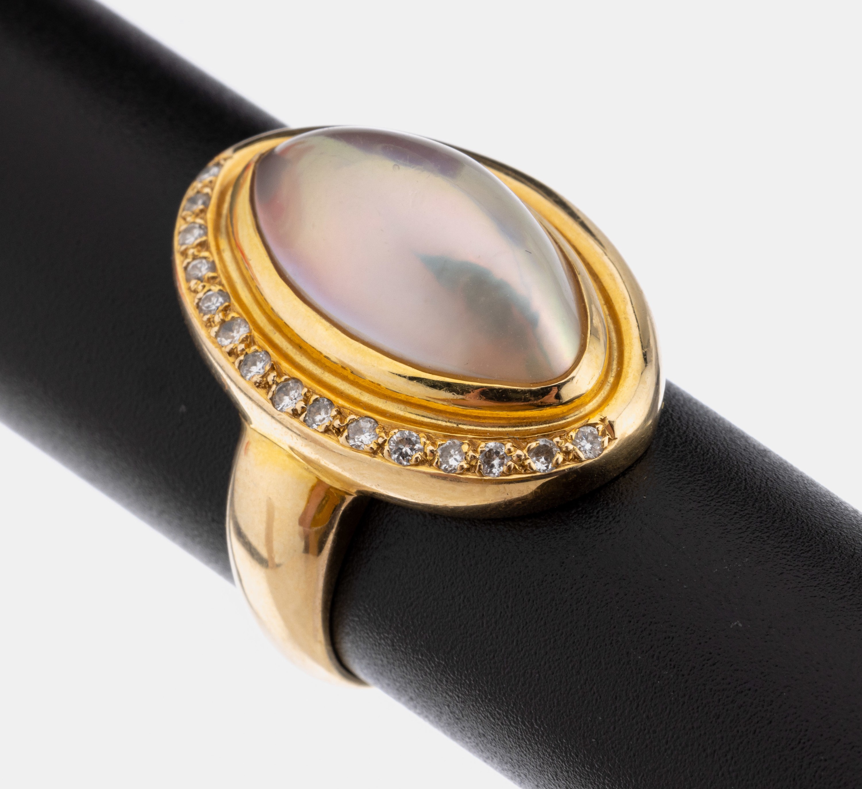 14 kt Gold Perl-Brillant-Ring, GG 585/000, mittig navettef. Mabeperle, 15 Brillanten zus.ca. 0.15 ct Weiß/si, RW 57, ca. 9.0 g