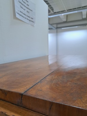 26882689l - Biedermeier Standsekretär, um 1820, Nußbaumfurnier, hinter senkrechter Klappe ...
