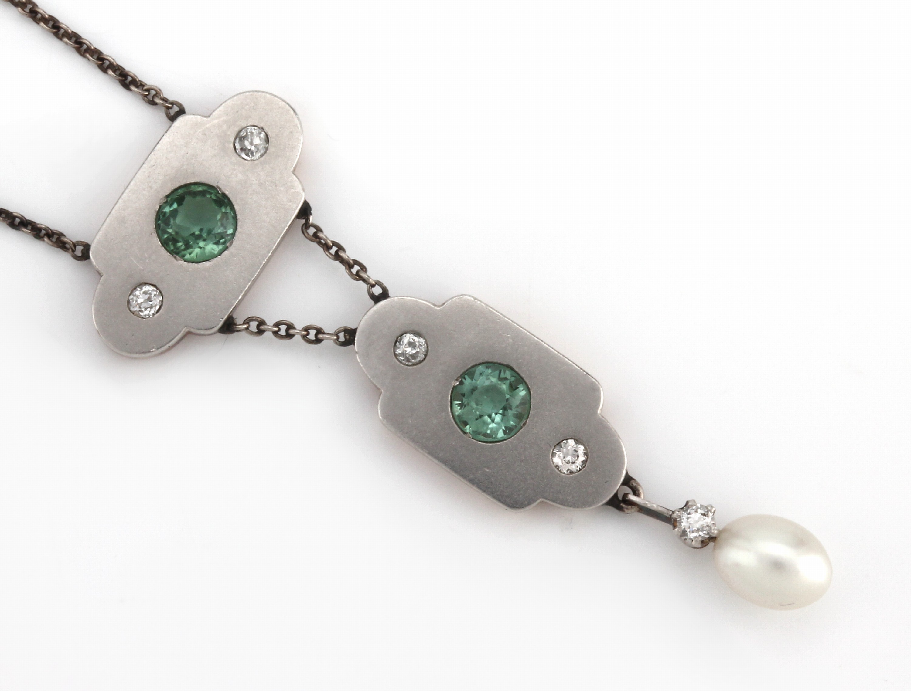 Detail c: 14 kt Gold und Platin Diamant-Turmalin-Perl- Collier, GG 585/000 und Pt gepr., Mittelteil mit 5 Altschliffdiamanten zus. ca. 0.10 ct Weiß/si-p, 2 ...