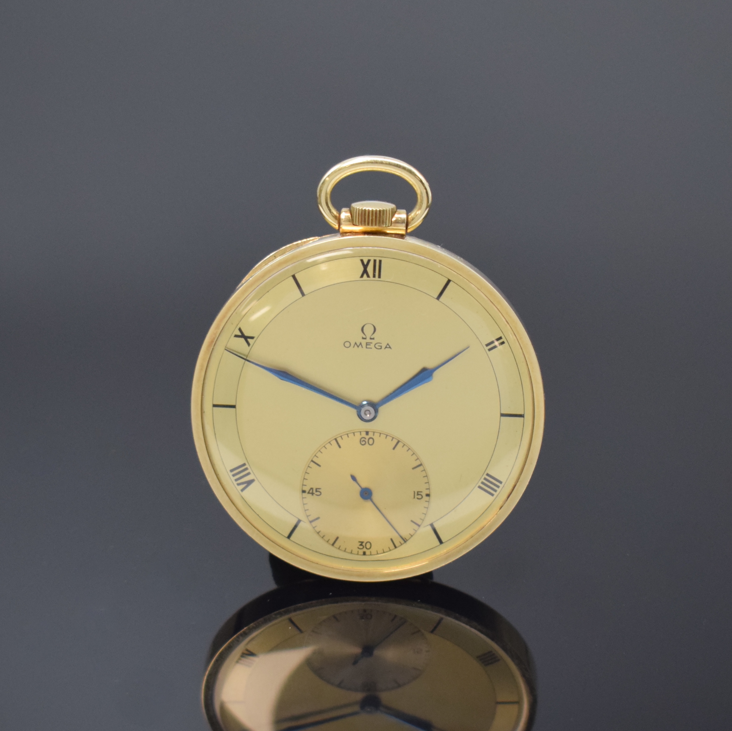 OMEGA wunderschöne Art-Deco Frackuhr in GG 585/000, Schweiz um 1940, streifen-guill. Geh., geometrisch dekoriert, orig. Bügel u. Krone, gold. ...