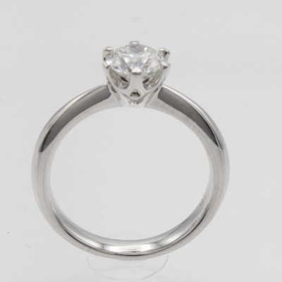 26882702a - Ring mit Brillantsolitär, WG 750/000, Brill. ca. 1.00 ct feines Weiß/si in ...