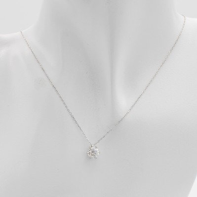 26882731a - Collier mit Brillantsolitär, WG 750/000, Brill. ca. 1.00 ct feines Weiß/si in ...