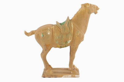 26882954a - Pferd, China, Keramik, gesamter Körper ist mit einer künstlichen Alterspatina ...