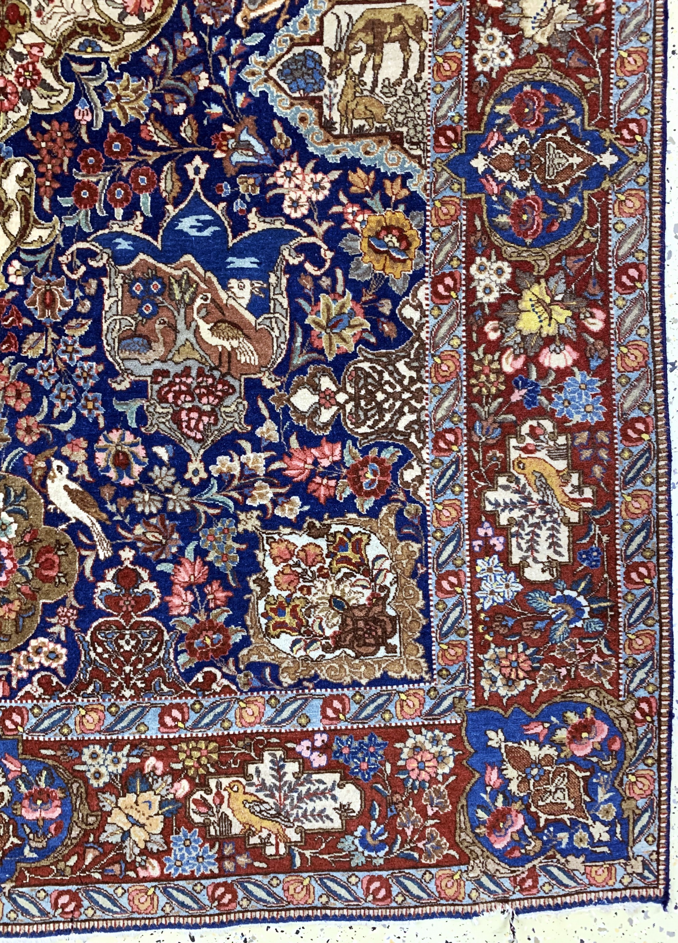 Detail a: Täbriz fein, Persien, Anfang 20.Jhd, Korkwolle auf Baumwolle, ca. 265 x 166 cm, minimale Mottenfraß, EHZ: 2, (kleine Beschädigung am Rand)