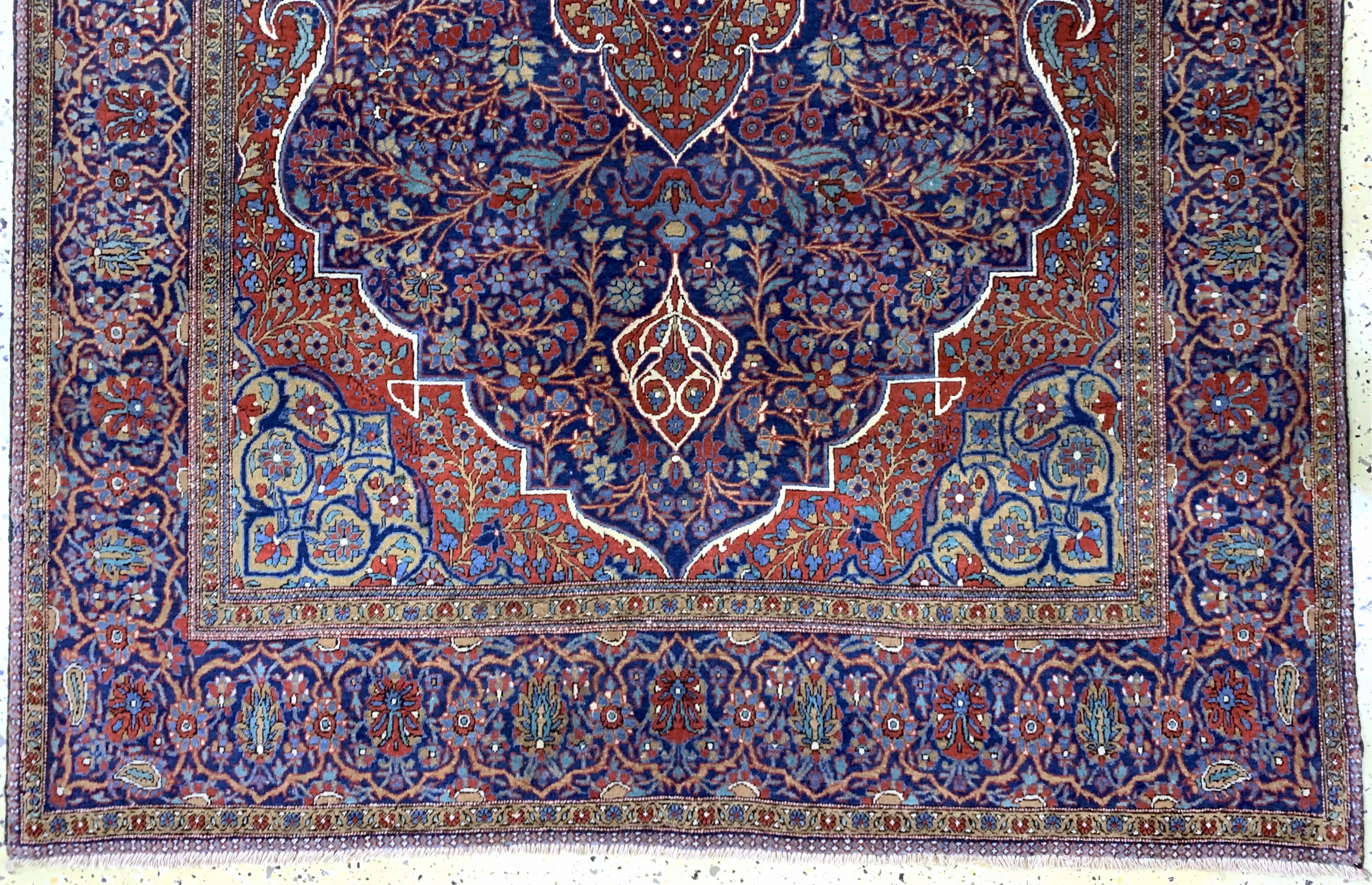 Detail b: Keschan"Ateshoglou"antik, Persien, um 1900,Korkwolle auf Baumwolle, ca. 207 x 133 cm, minimale Mottenfraß, EHZ: 2
