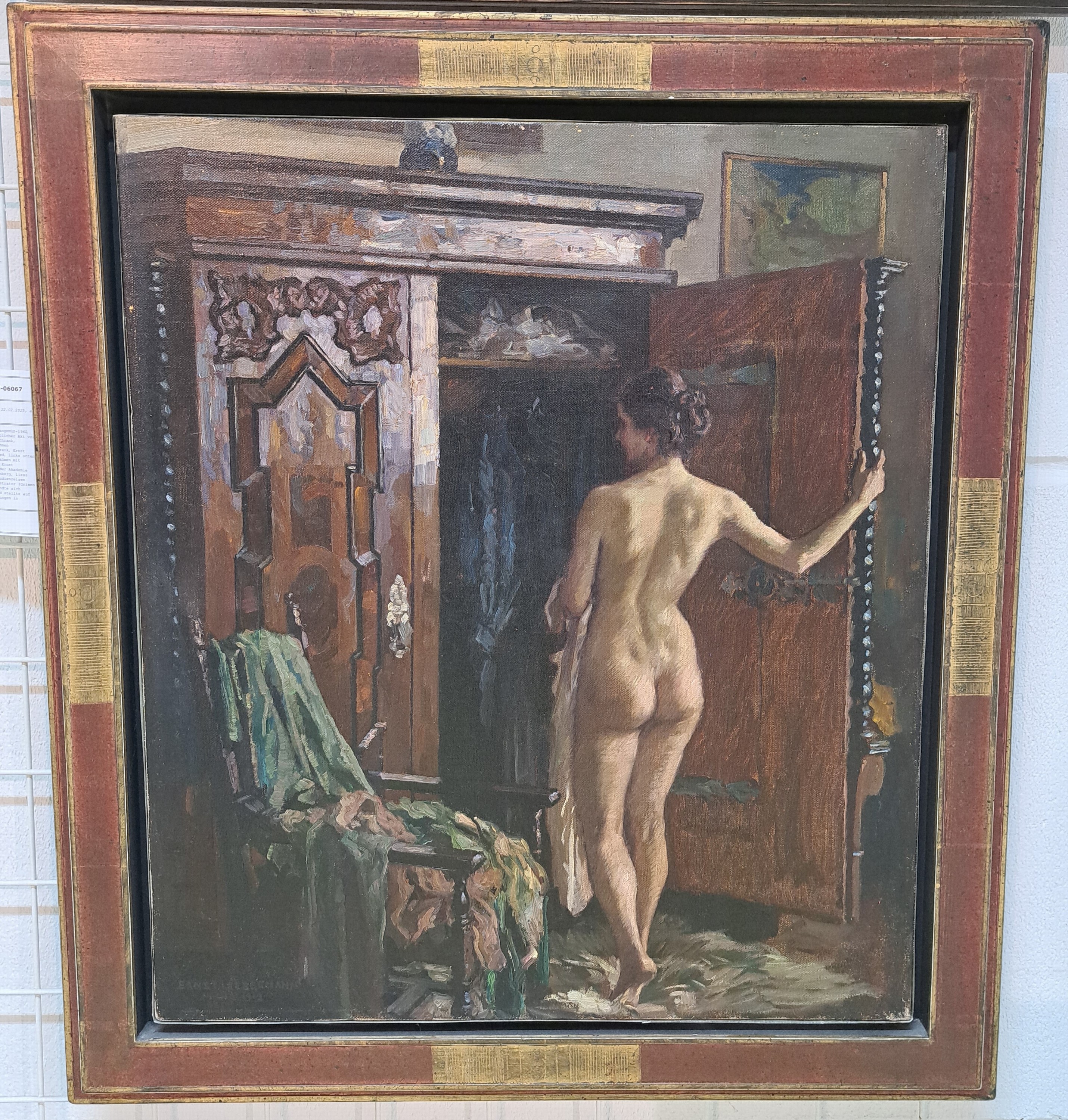 Detail l: Ernst Liebermann, 1869 Langemüß-1960 Beuerberg, stehender weiblicher Akt vor einem geöffneten Barockschrank, rückseitig aufdem Keilrahmen ...