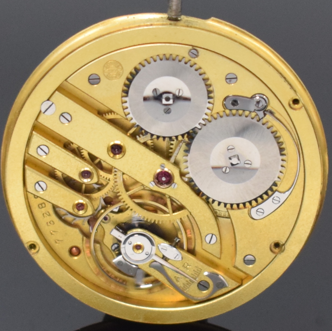 Detail a: IWC Taschenuhrwerk Kaliber 74, Schweiz um 1920, gold. Zifferbl. m. arab. Zahlen, gebl. Zeiger, kl. Sek. b. 6, verg. Brückenankerwerk m. Komp.-Unr. ...