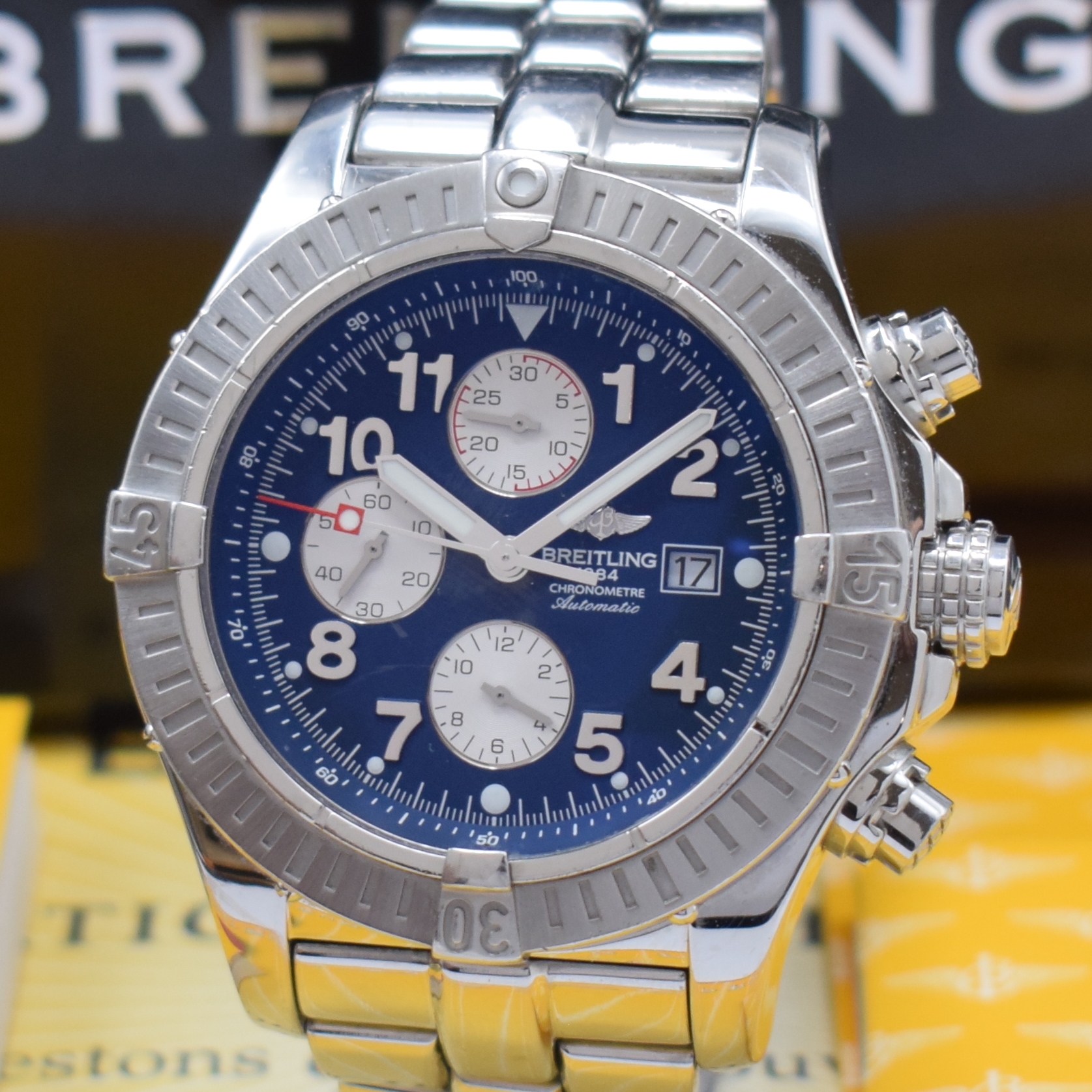 Detail a: BREITLING Chronometer Armbandchronograph Modell Super Avenger Referenz A13370, Schweiz verk. lt. beil. Pap. 01/2005, Automatik, Edelstahlgeh. inkl. ...