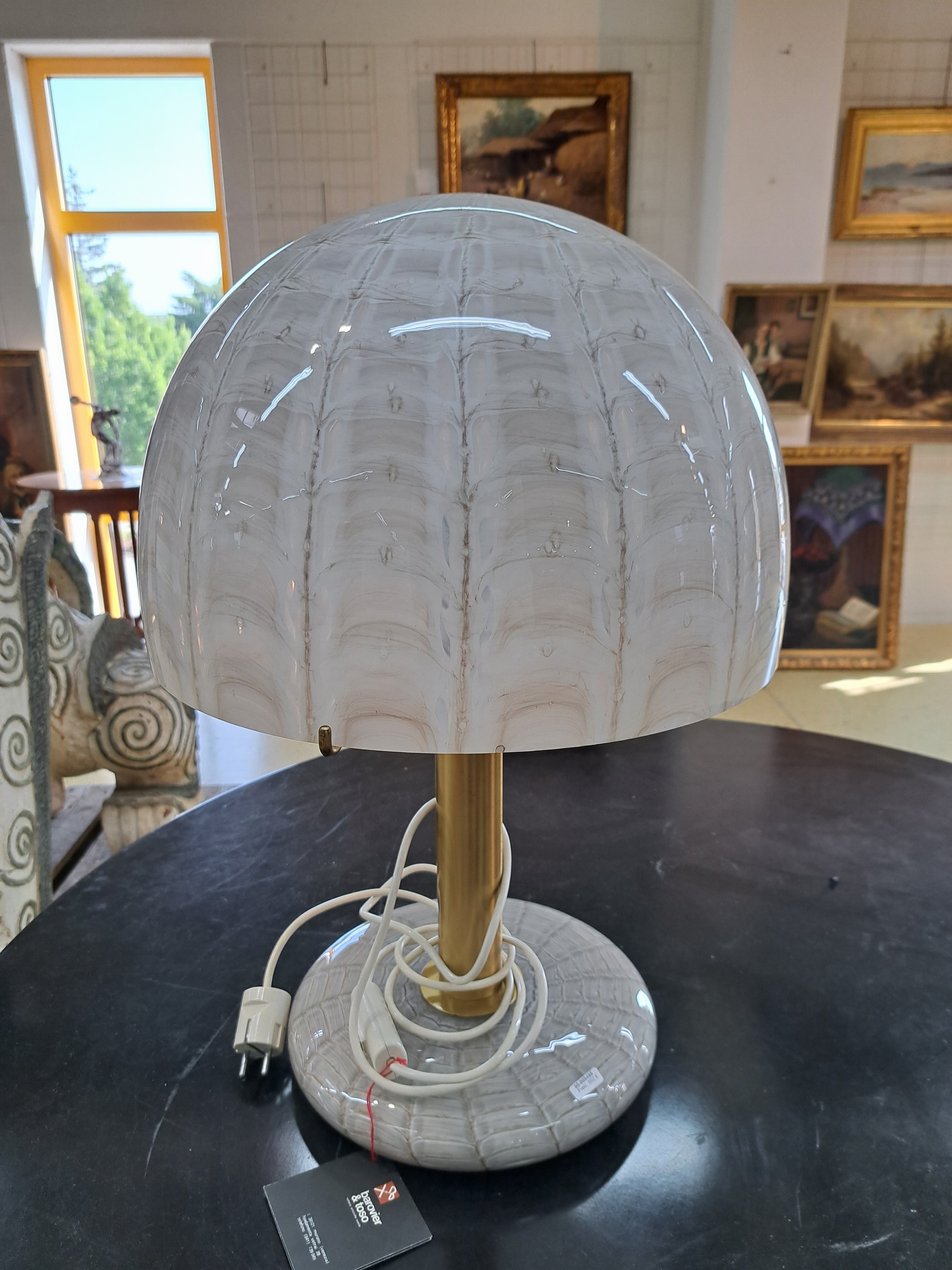Detail c: Große Pilzlampe, Murano, Barovier & Toso, Modell 6000, großer Pilz mit beigefarbenen Einschmelzungen, Schirm und Fuß aus Glas, Messingmontur, eine ...