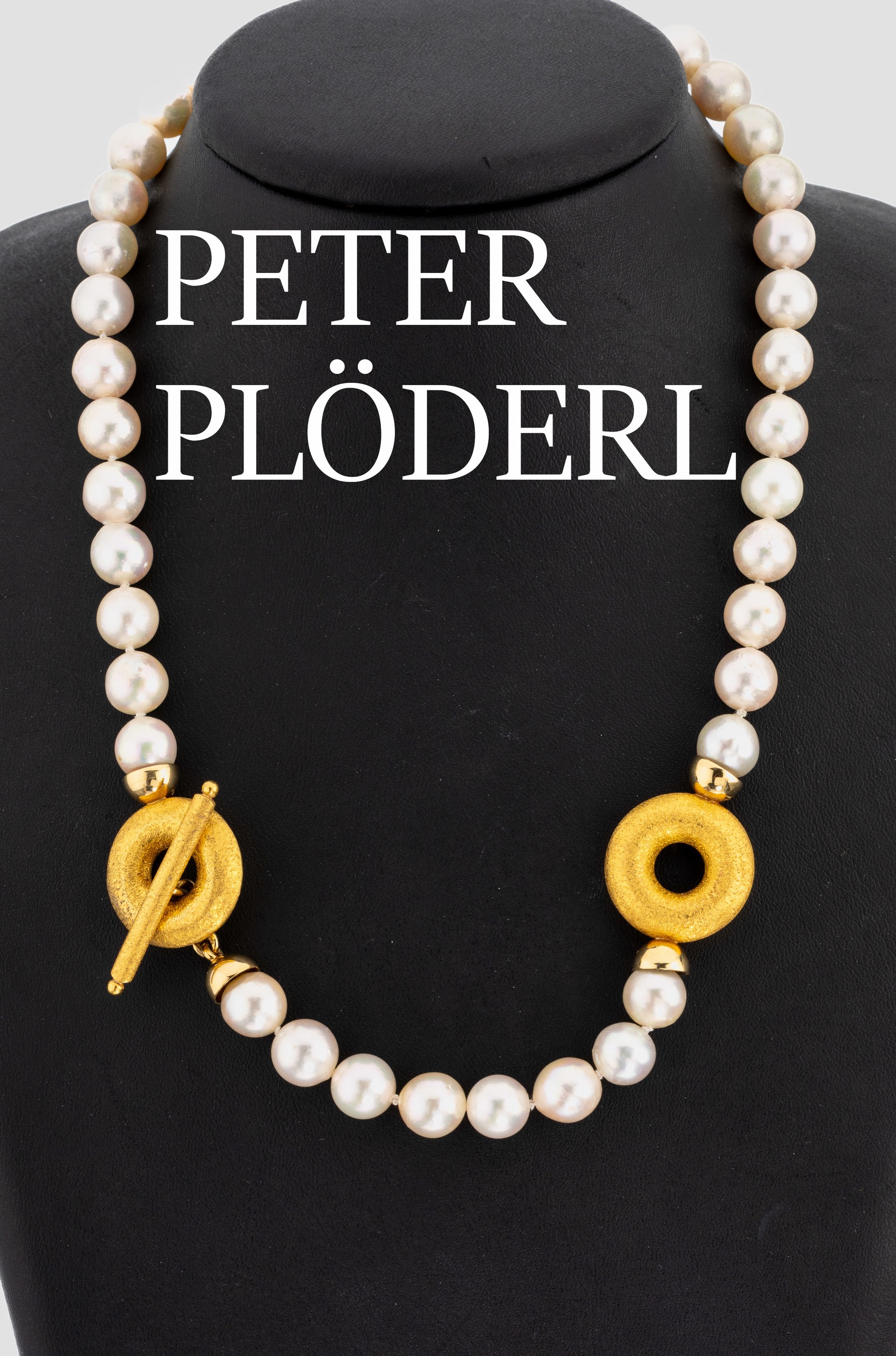 18 kt Gold PETER PLÖDERL Zuchtperl-Collier, GG 750/000, l. rosefarb. Akoyazuchtperlen, D. ca. 8.9-9.4 mm, runde Zwischenteile und Knebelschließe GG ...