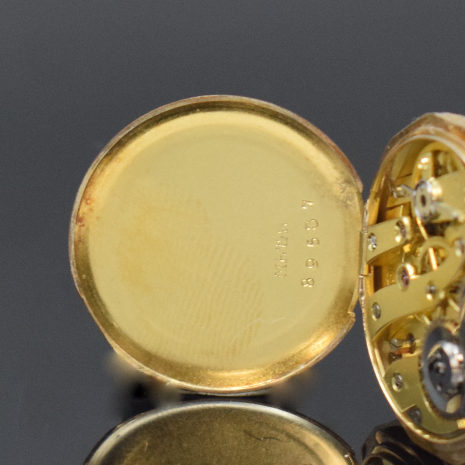 Detail e: ALPINA UNION HORLOGERE offene Damentaschenuhr in RoseG 585/000 mit vergoldeter Haltespange und Zugglieder, Schweiz um 1905, Geh. l. dell., guill. ...