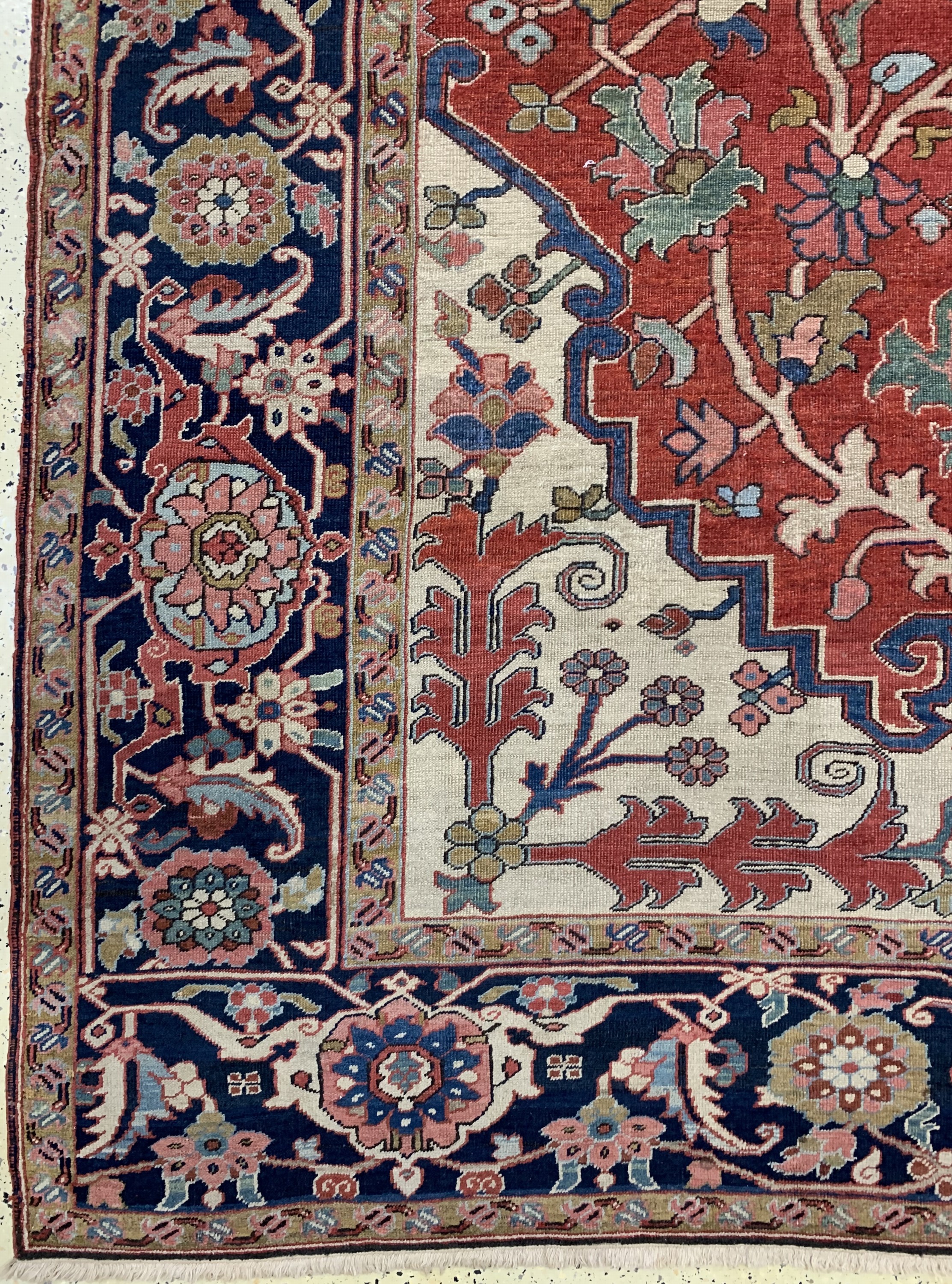Detail b: Antiker Heriz"Serapi", Persien, 19.Jhd, Wolle auf Baumwolle, ca. 389 x 287 cm, EHZ: 2-3, (fachkundig restauriert).