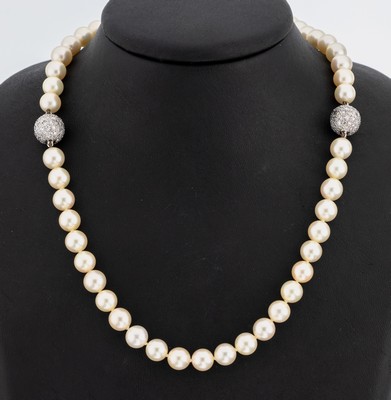 Image 26884309 - Zuchtperl-Collier mit 18 kt Gold Diamant -Gliedern, WG 750/000, Akoyazuchtperlen, D.ca. ...
