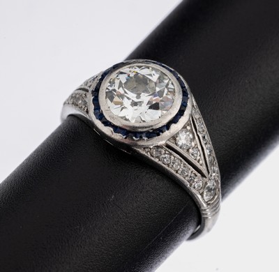 Image 26884393 - Art Deco Platin Diamant-Saphir-Ring, um 1920, Pt gepr., mittig Altschliffdiamant ca. ...