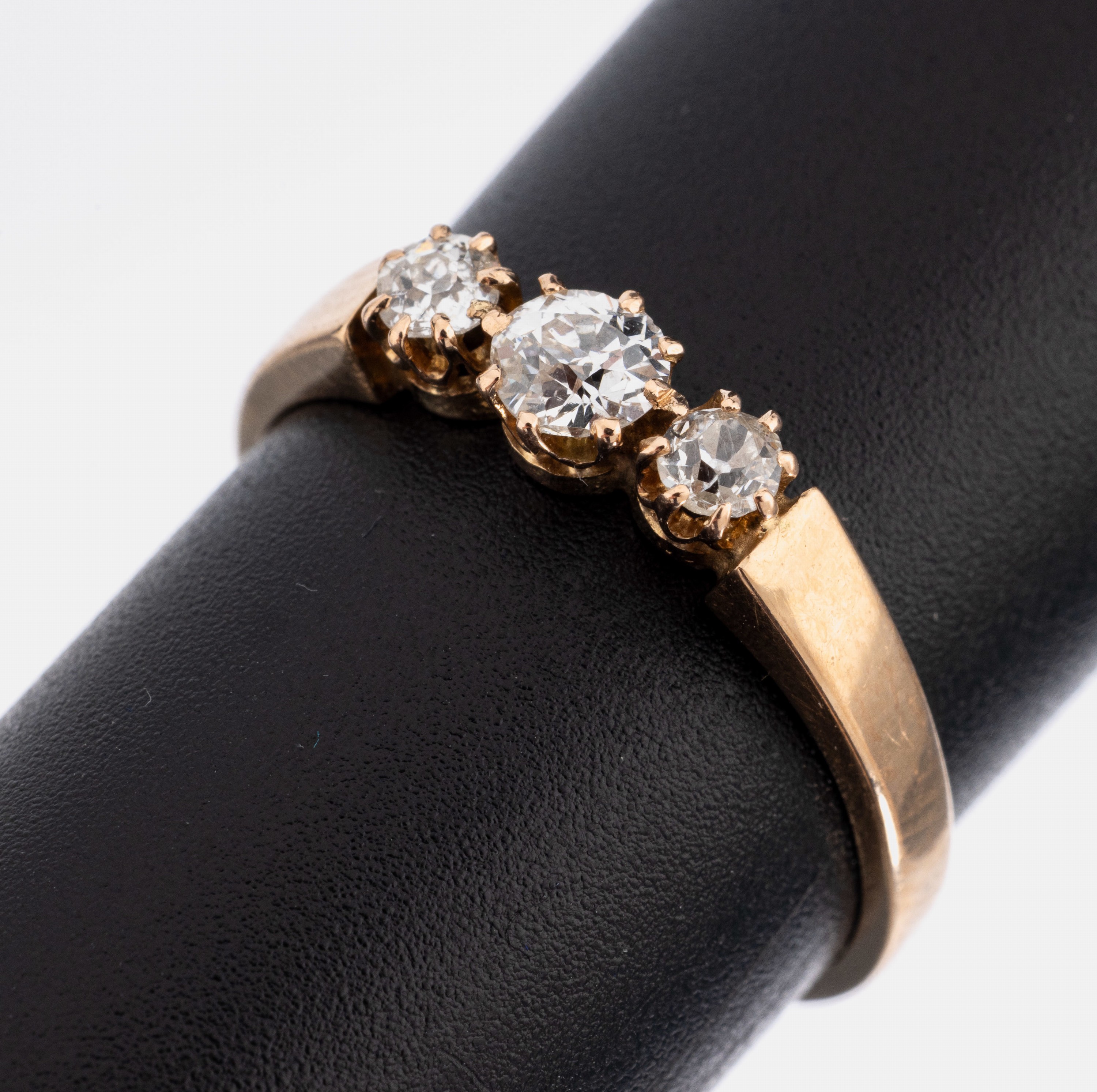 14 kt Gold Diamant-Ring, um 1900 RG 585/000, 3 Altschliffdiamanten zus. ca. 0.50 ct Weiß/si, RW 59, ca. 2.6 g
