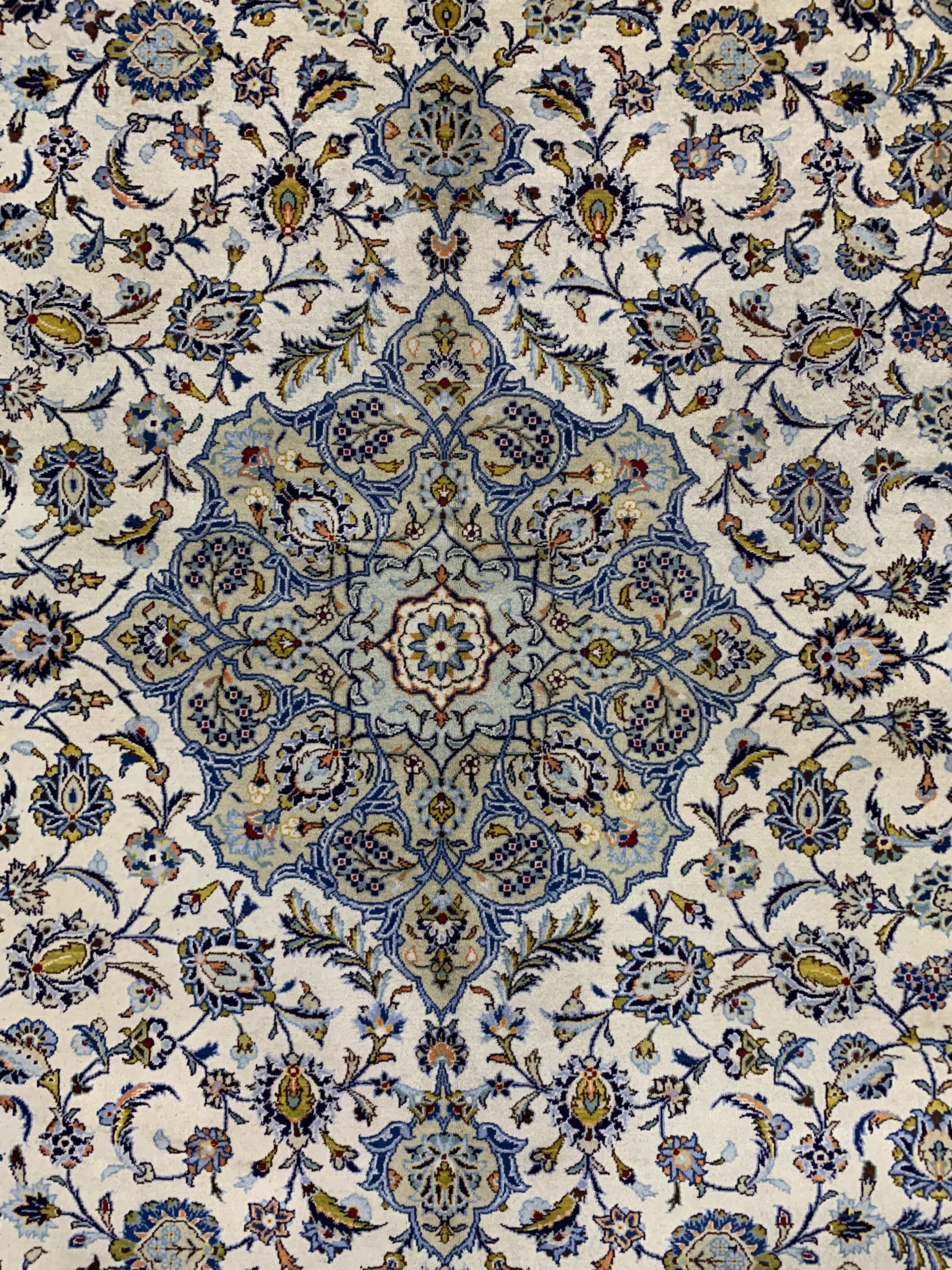 Detail c: Keschan, Persien, Ende 20.Jhd, Wolle auf Baumwolle, ca. 410 x 295 cm, Reinigungsbedürftig, EHZ: 2