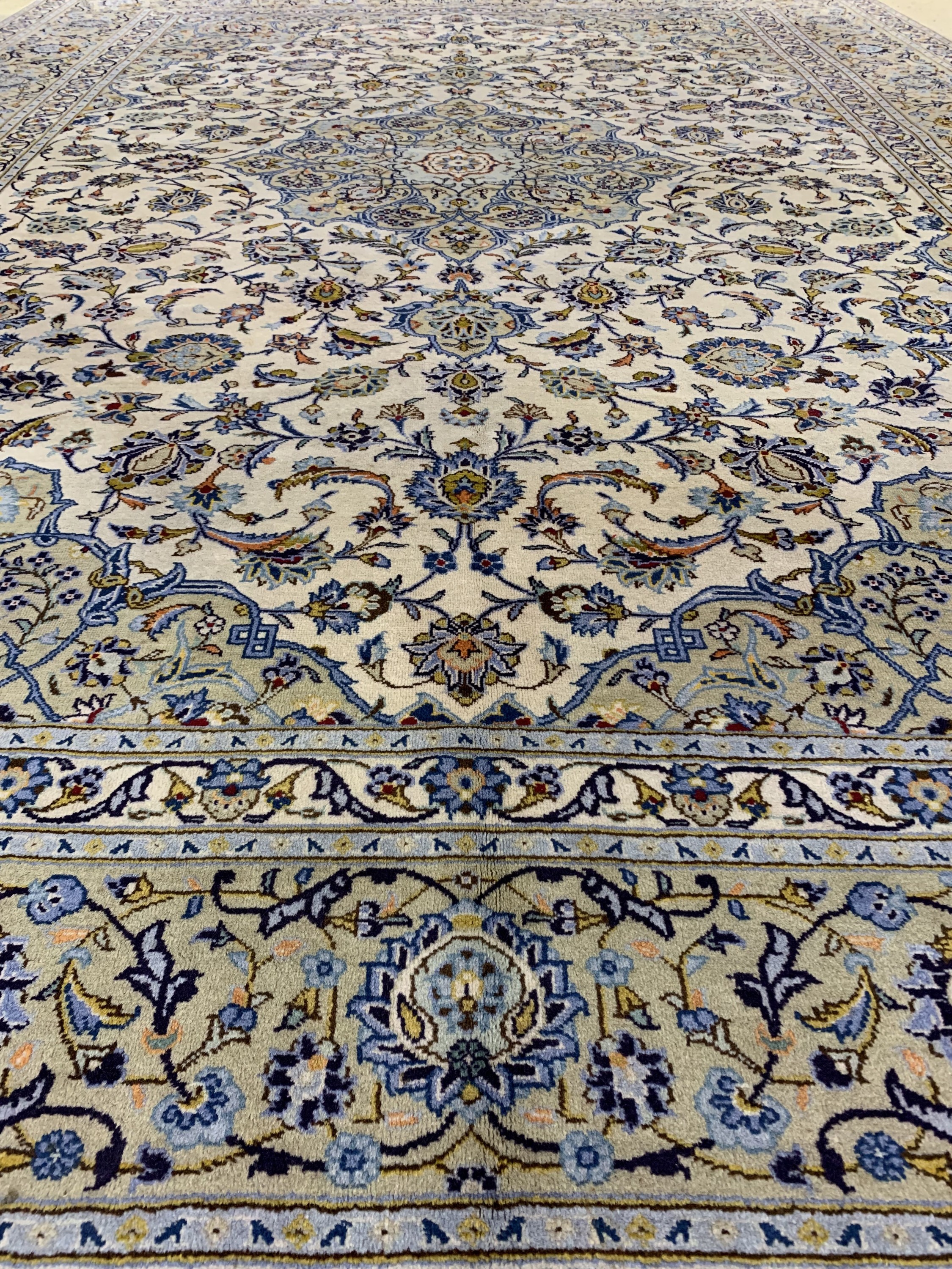 Detail f: Keschan, Persien, Ende 20.Jhd, Wolle auf Baumwolle, ca. 410 x 295 cm, Reinigungsbedürftig, EHZ: 2
