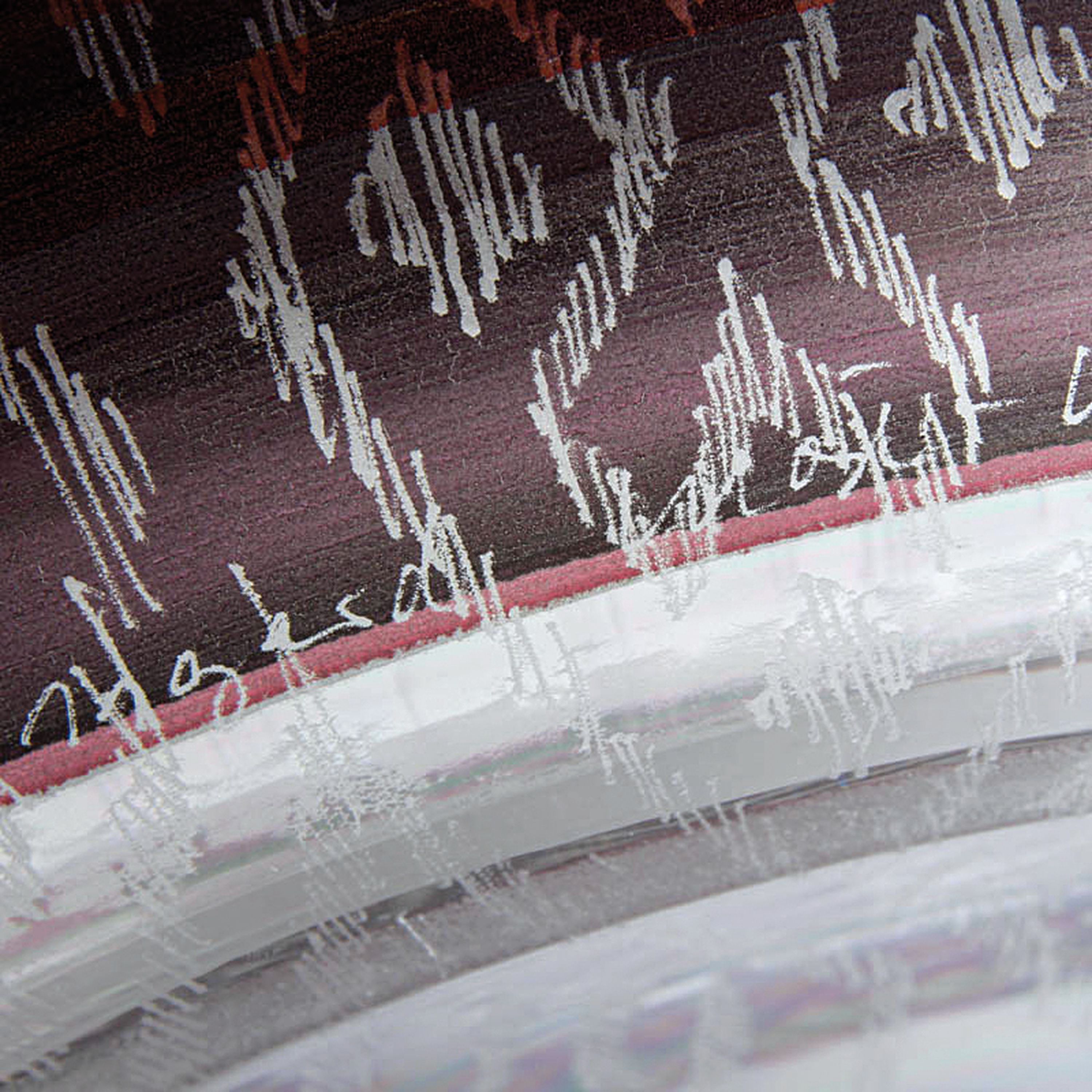 Detail c: Große Bechervase, Isgard Moje-Wohlgemuth, farbloses Glas, umlaufender bunter geometrischer Dekor, geschliffen, H. ca. 18cm, B. ca. 21 cm