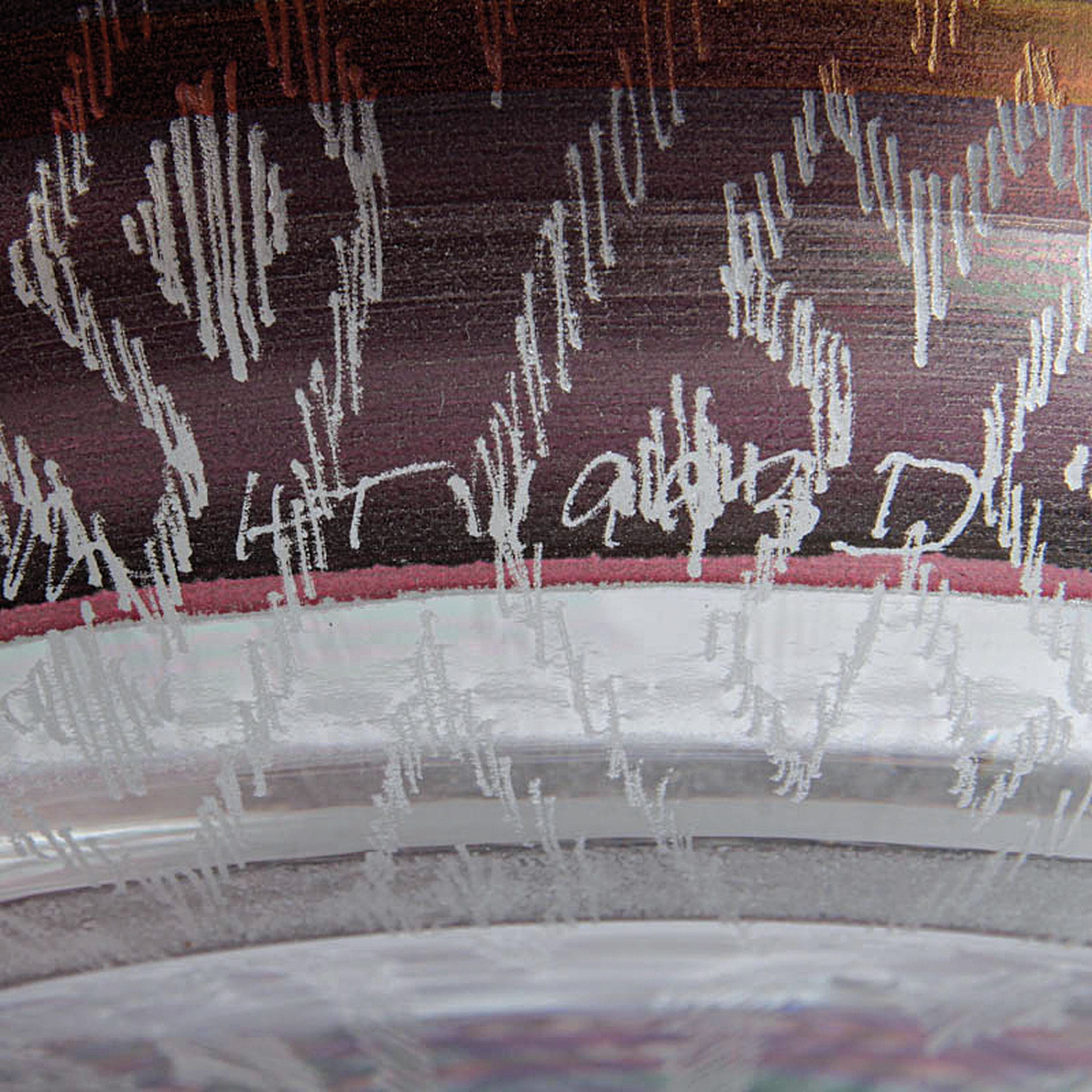Detail d: Große Bechervase, Isgard Moje-Wohlgemuth, farbloses Glas, umlaufender bunter geometrischer Dekor, geschliffen, H. ca. 18cm, B. ca. 21 cm