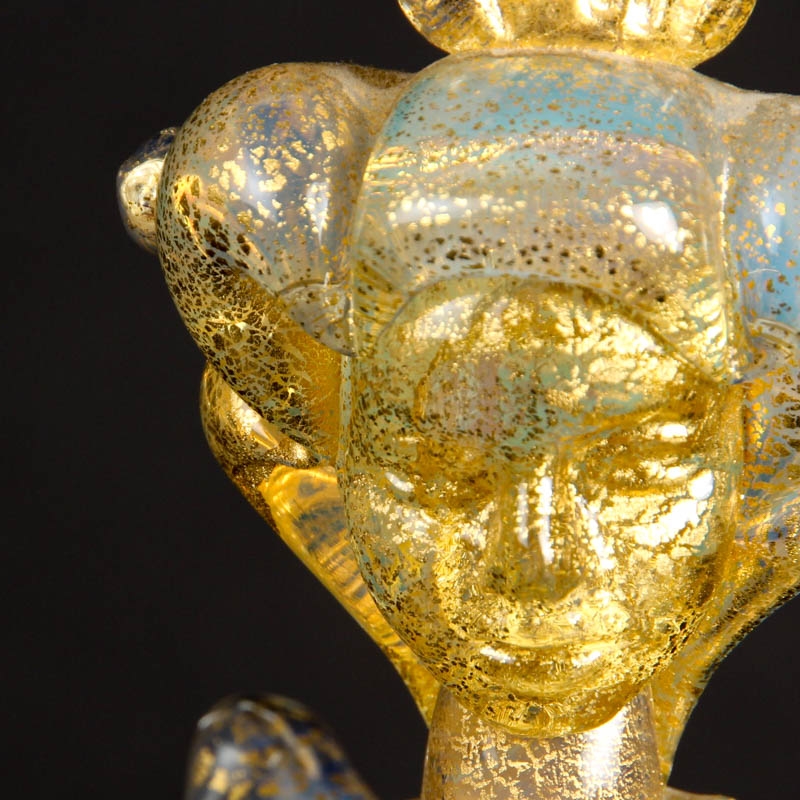 Detail b: Glasskulptur, Ermanno Nason für Cenedese, 1963-1972, farbloses Glas, z.T. opak, eingschmolzener Goldflitter, vollplastische Darstellung einer ...