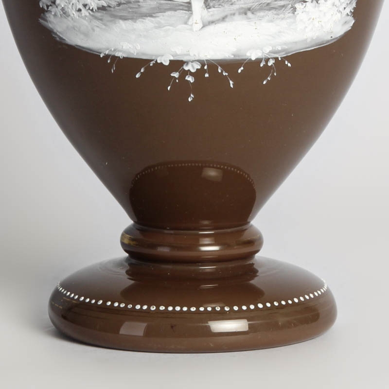 Detail c: Balustervase, wl. Frankreich, um 1890,, opak-braunes Glas, weiße Emailbemalung, elegante Magd mit Korn, Goldrand, H. ca. 33.5 cm, B. ca. 13 cm, l. ...