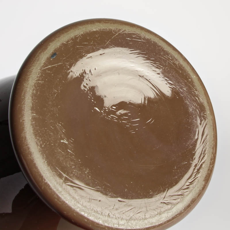 Detail f: Balustervase, wl. Frankreich, um 1890,, opak-braunes Glas, weiße Emailbemalung, elegante Magd mit Korn, Goldrand, H. ca. 33.5 cm, B. ca. 13 cm, l. ...