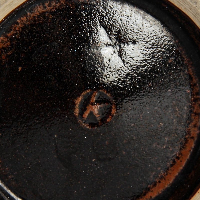 Detail d: Vase, Horst Kerstan, Kunstkeramik, hohe Vase mit nach innen gezogenem Rand, braune Laufglasur, am Boden gemarkt K im Kreis, H. ca. 23.5 cm, B. ...