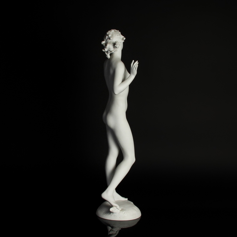 Detail d: Große stehende Porzellanfigur, "Echo" Rosenthal, Entwurf Max Hermann Fritz um 1935, Rosenthal Plössberg Germany, stehender Frauenakt, ...