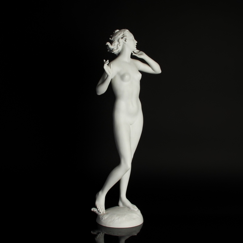 Detail e: Große stehende Porzellanfigur, "Echo" Rosenthal, Entwurf Max Hermann Fritz um 1935, Rosenthal Plössberg Germany, stehender Frauenakt, ...
