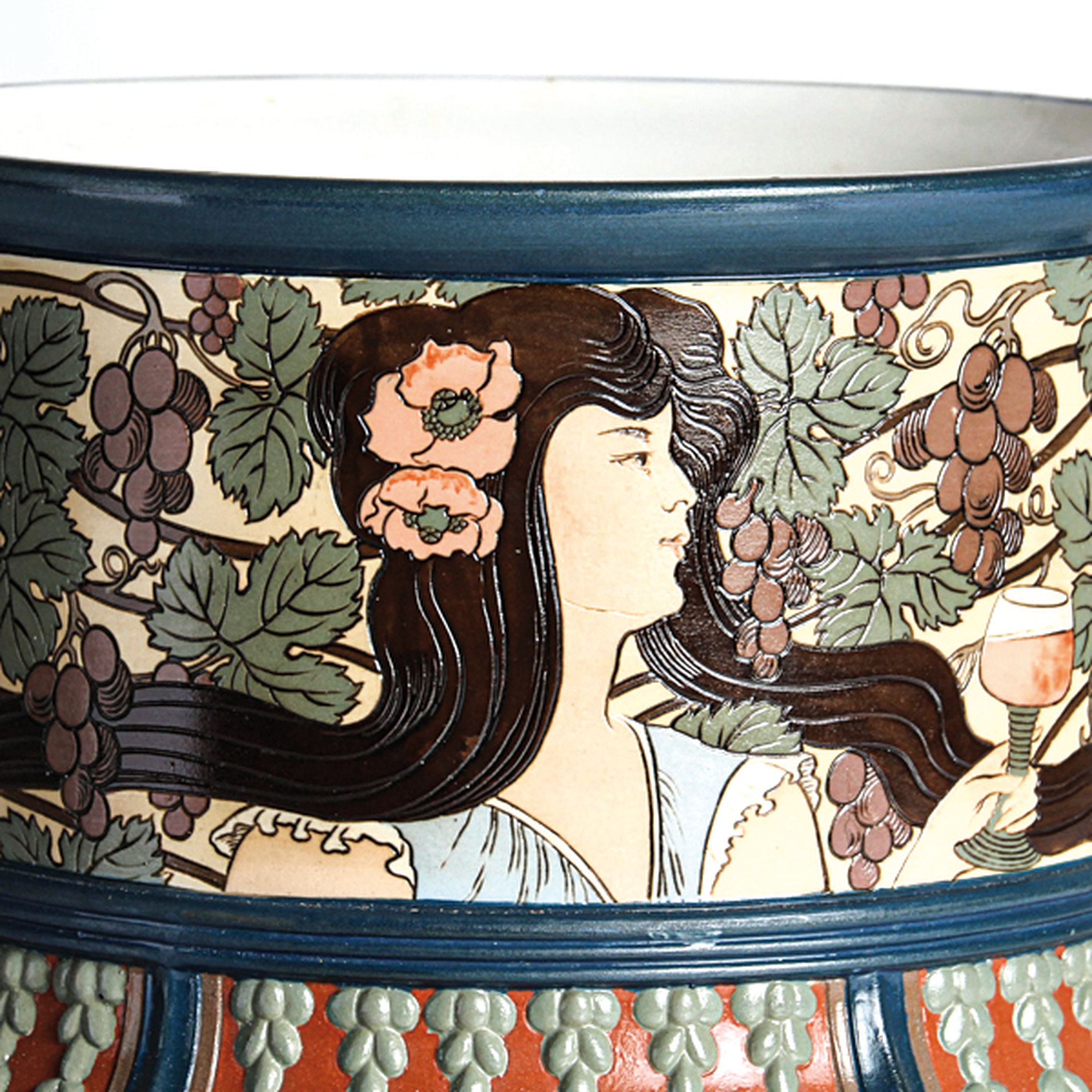Detail a: Bowle/Gefäß, Jugendstil, Villeroy & Boch, Mettlach, Entwurf wohl Hans Christiansen, Modell 2814, 1909, Feinsteinzeug, bunt staffiert, z.T. geritzt, ...