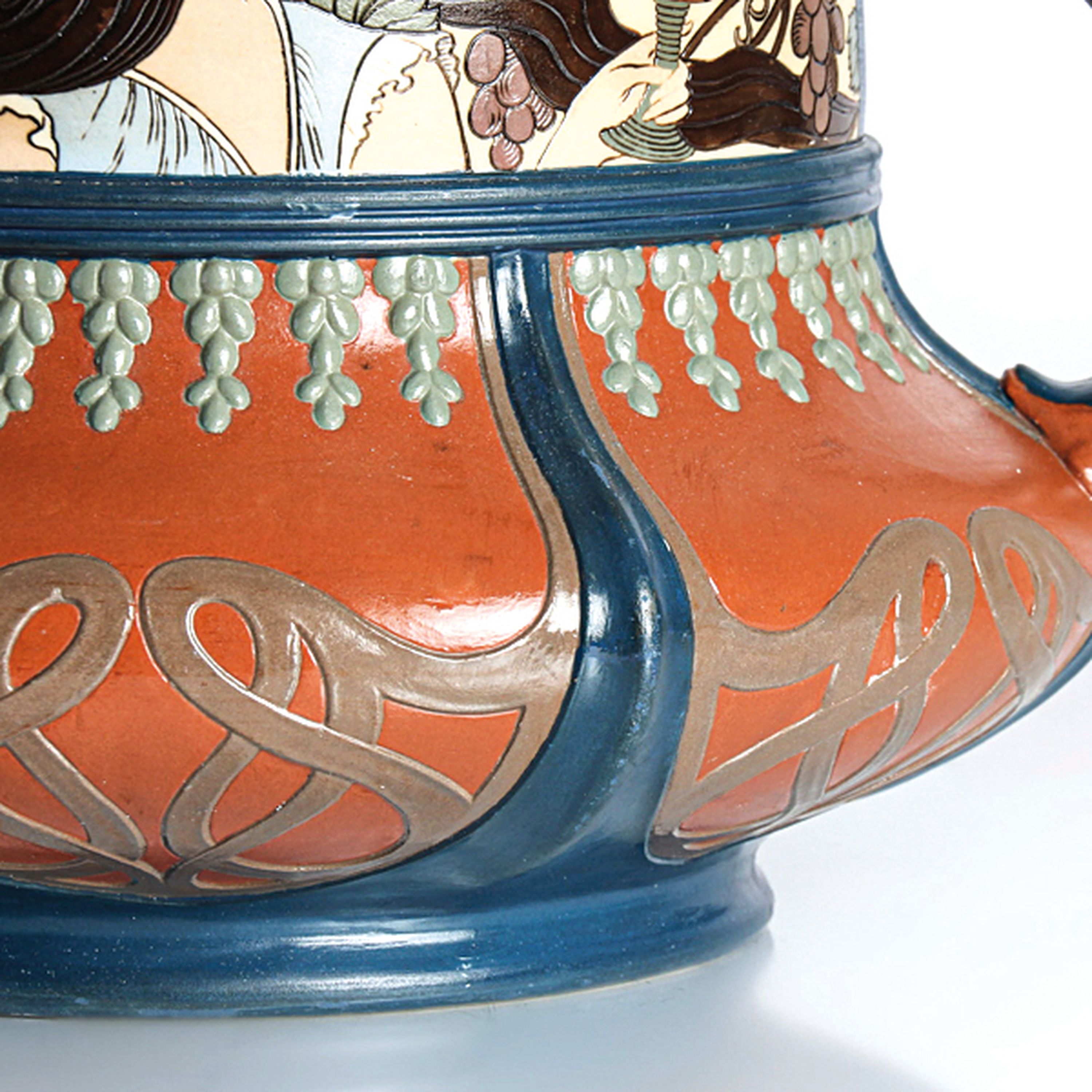 Detail c: Bowle/Gefäß, Jugendstil, Villeroy & Boch, Mettlach, Entwurf wohl Hans Christiansen, Modell 2814, 1909, Feinsteinzeug, bunt staffiert, z.T. geritzt, ...