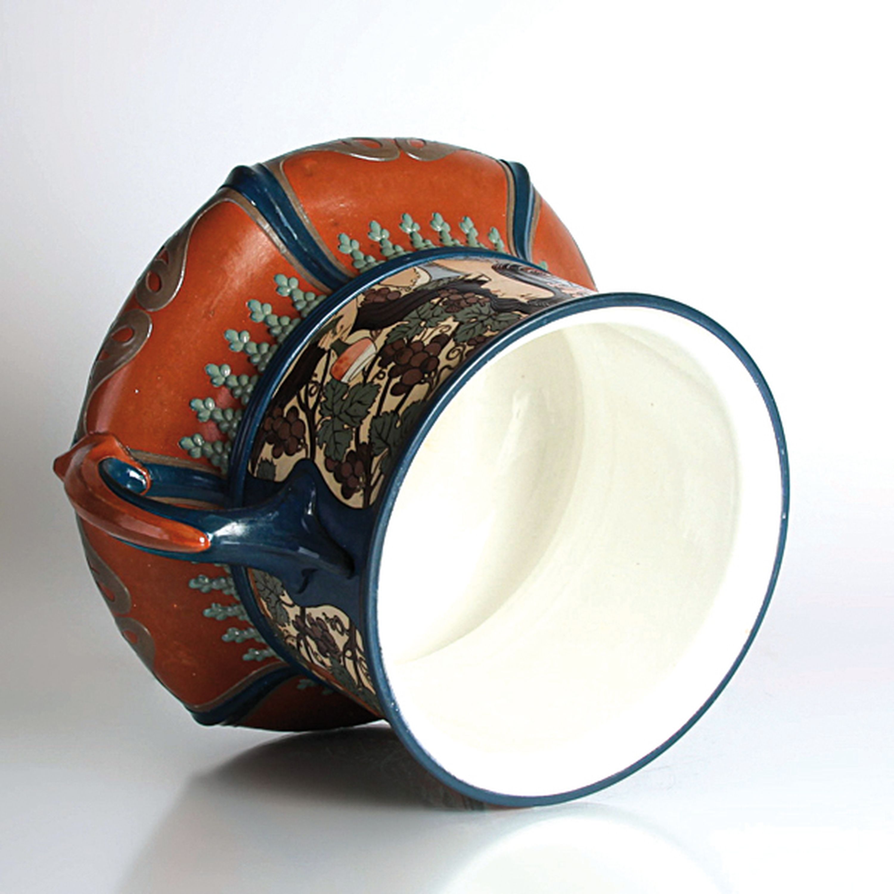 Detail g: Bowle/Gefäß, Jugendstil, Villeroy & Boch, Mettlach, Entwurf wohl Hans Christiansen, Modell 2814, 1909, Feinsteinzeug, bunt staffiert, z.T. geritzt, ...