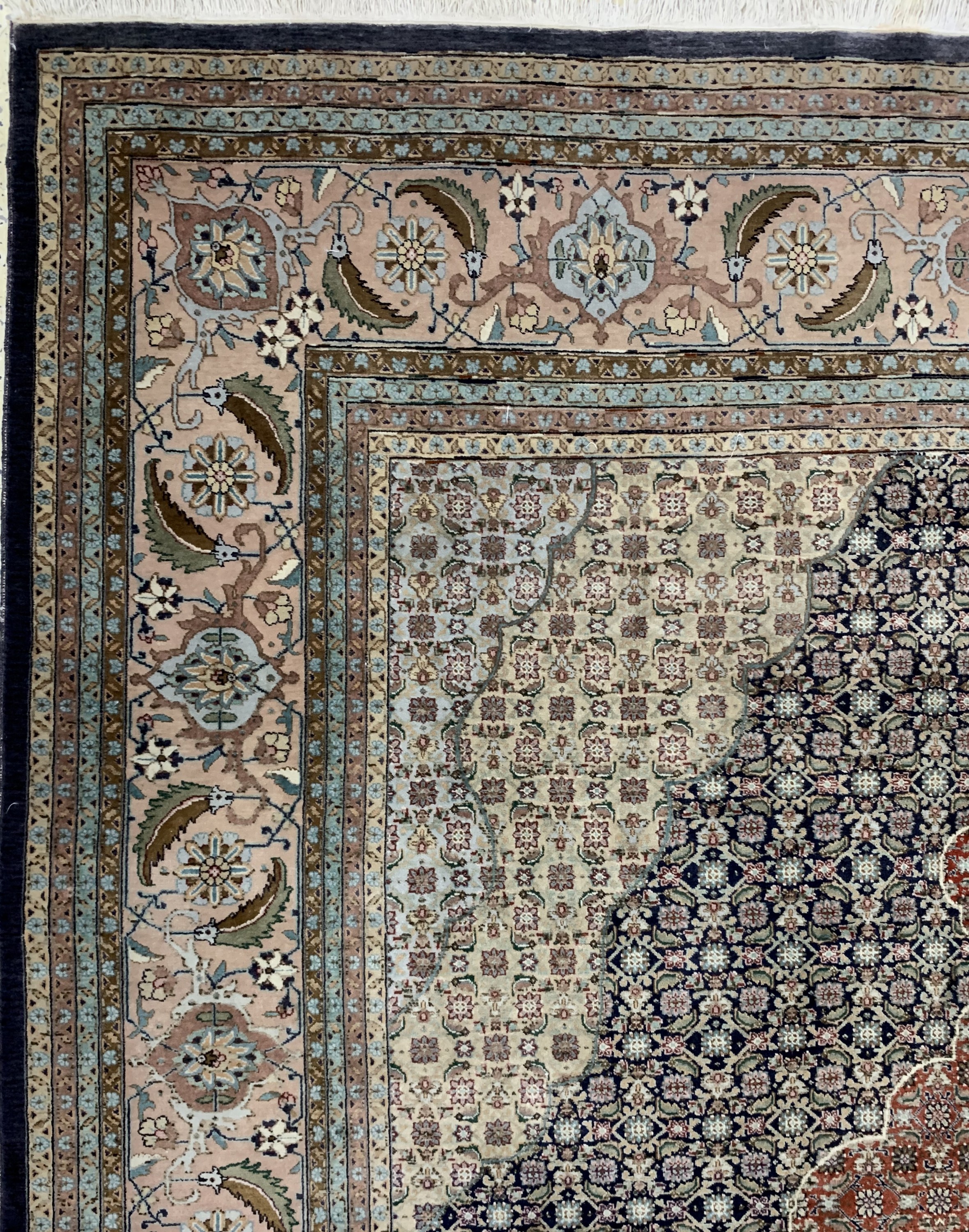 Detail d: Täbriz fein(50 Raj), Persien, Mitte 20.Jhd,Korkwolle auf Baumwolle, ca. 285 x 210 cm, EHZ: 2