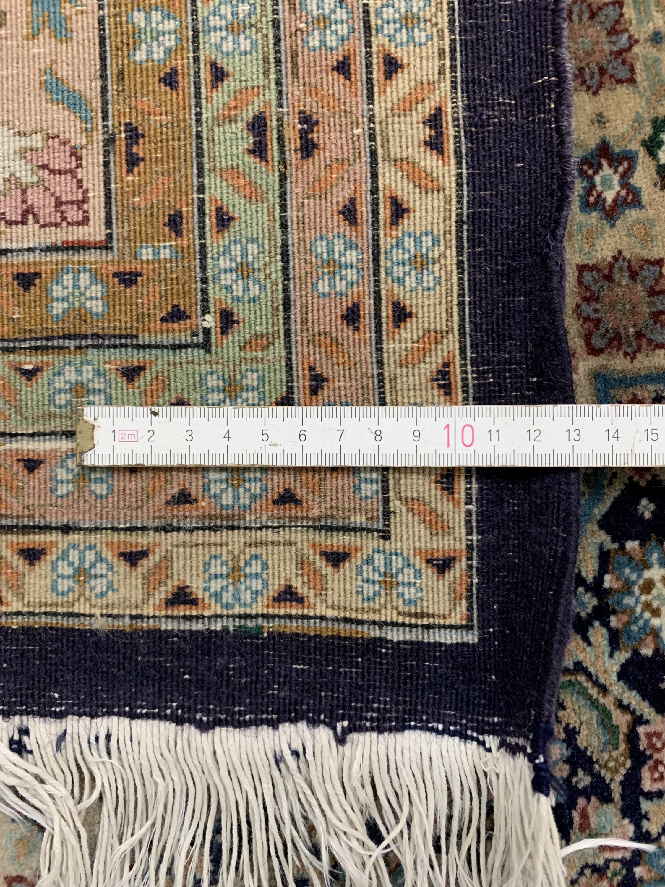 Detail g: Täbriz fein(50 Raj), Persien, Mitte 20.Jhd,Korkwolle auf Baumwolle, ca. 285 x 210 cm, EHZ: 2