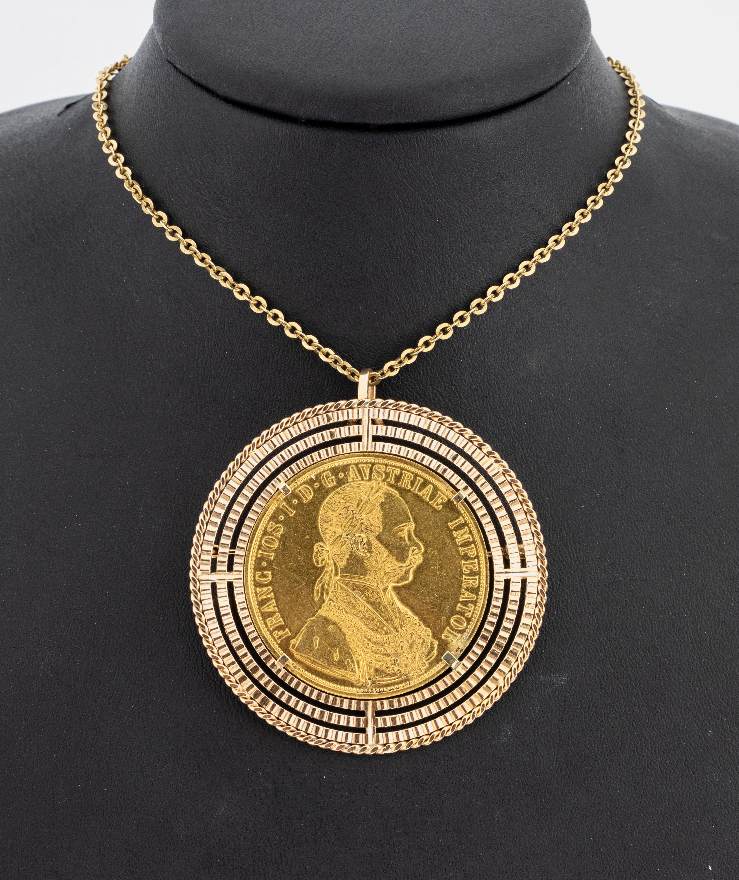18 kt Gold Münz-Anhänger, GG 750/000, gefasste Goldmünze, 4 Dukaten, Österreich- Ungarn, Franz Joseph I., 1915, offizielle Nachprägung, an ...