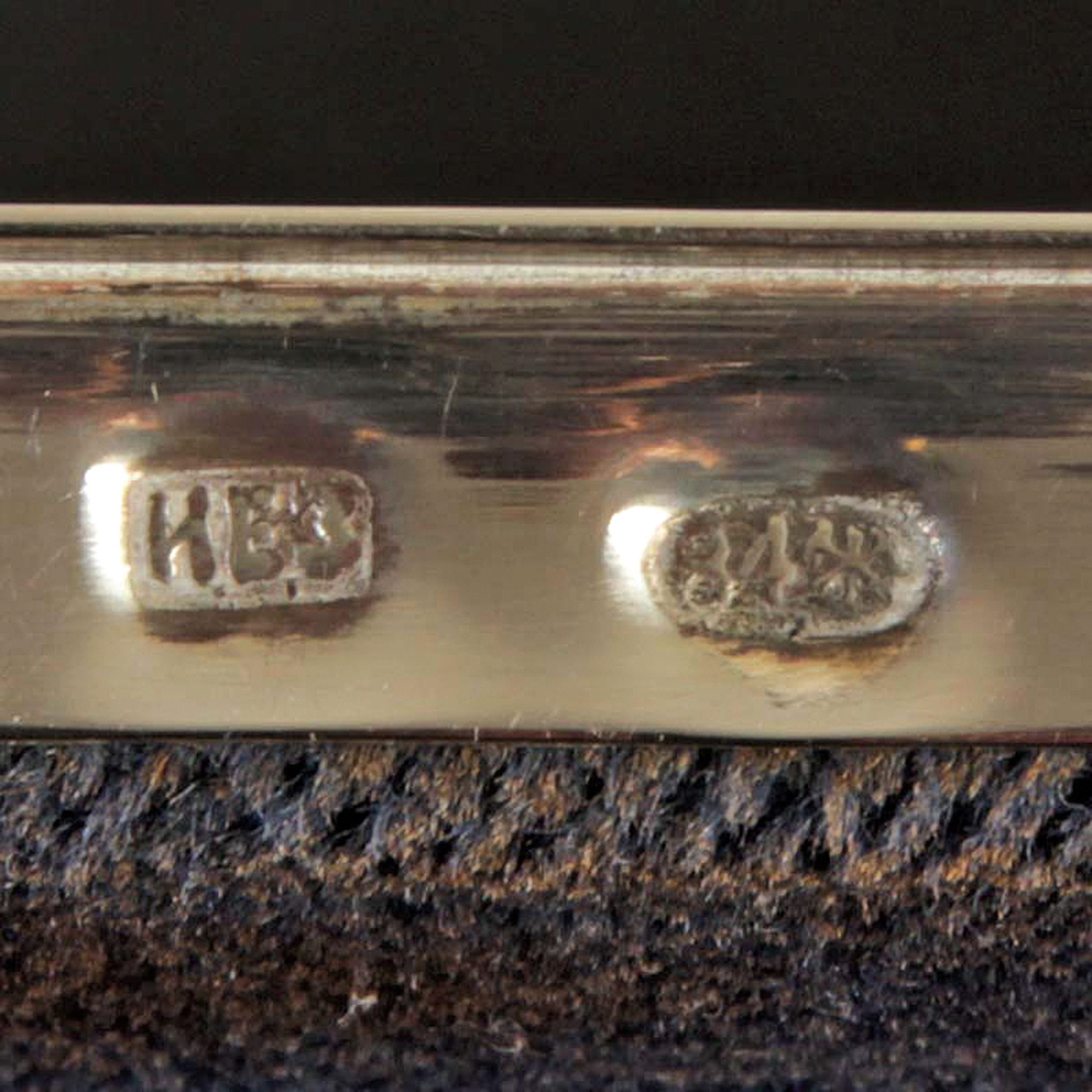 Detail f: Russischer Bilderrahmen um 1900/10, 84er Silber, aufgelegte goldene oder vergoldete Applikation mit Stein, blauer Stoffbezug ausgeblichen, ca. 20 x ...