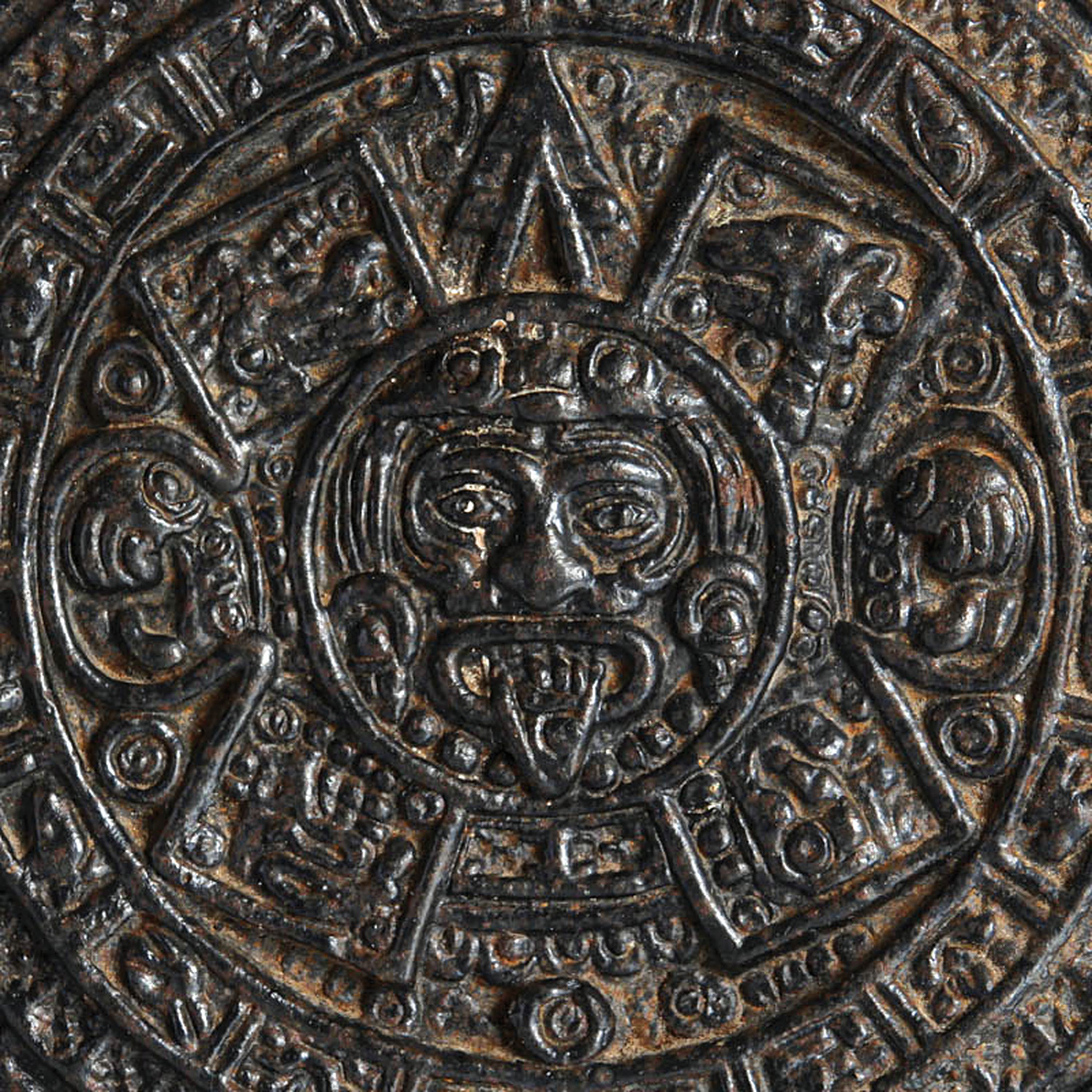 Detail a: Sonnenstein der Atzteken, Mexiko, moderne Reproduktion in Eisenguss, rückseitiger Aufhängung, wohl 70er Jahre, nach dem Vorbild des Haupttempels ...